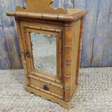 Ancienne armoire à poupée