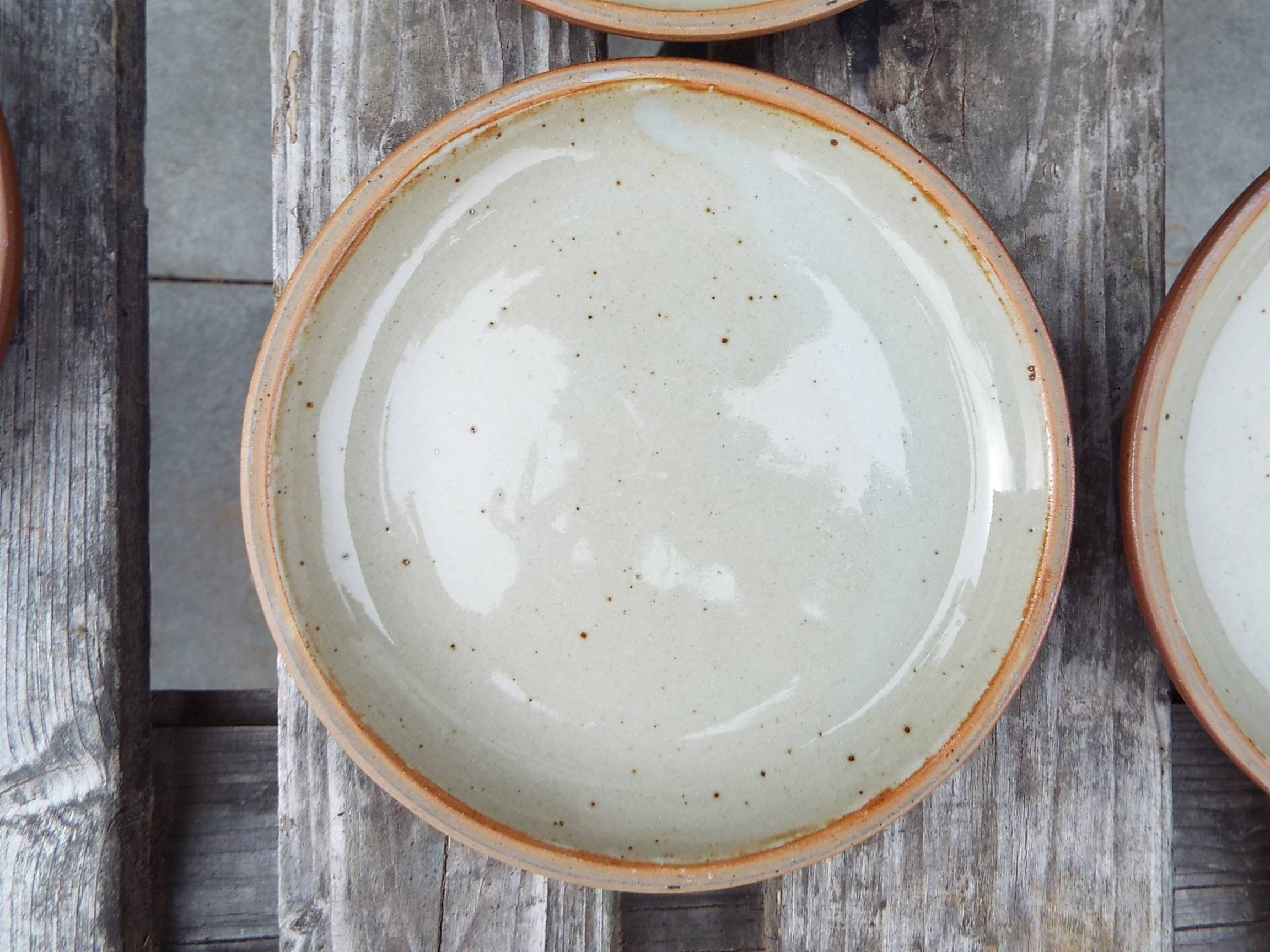 6 stoneware dessert plates