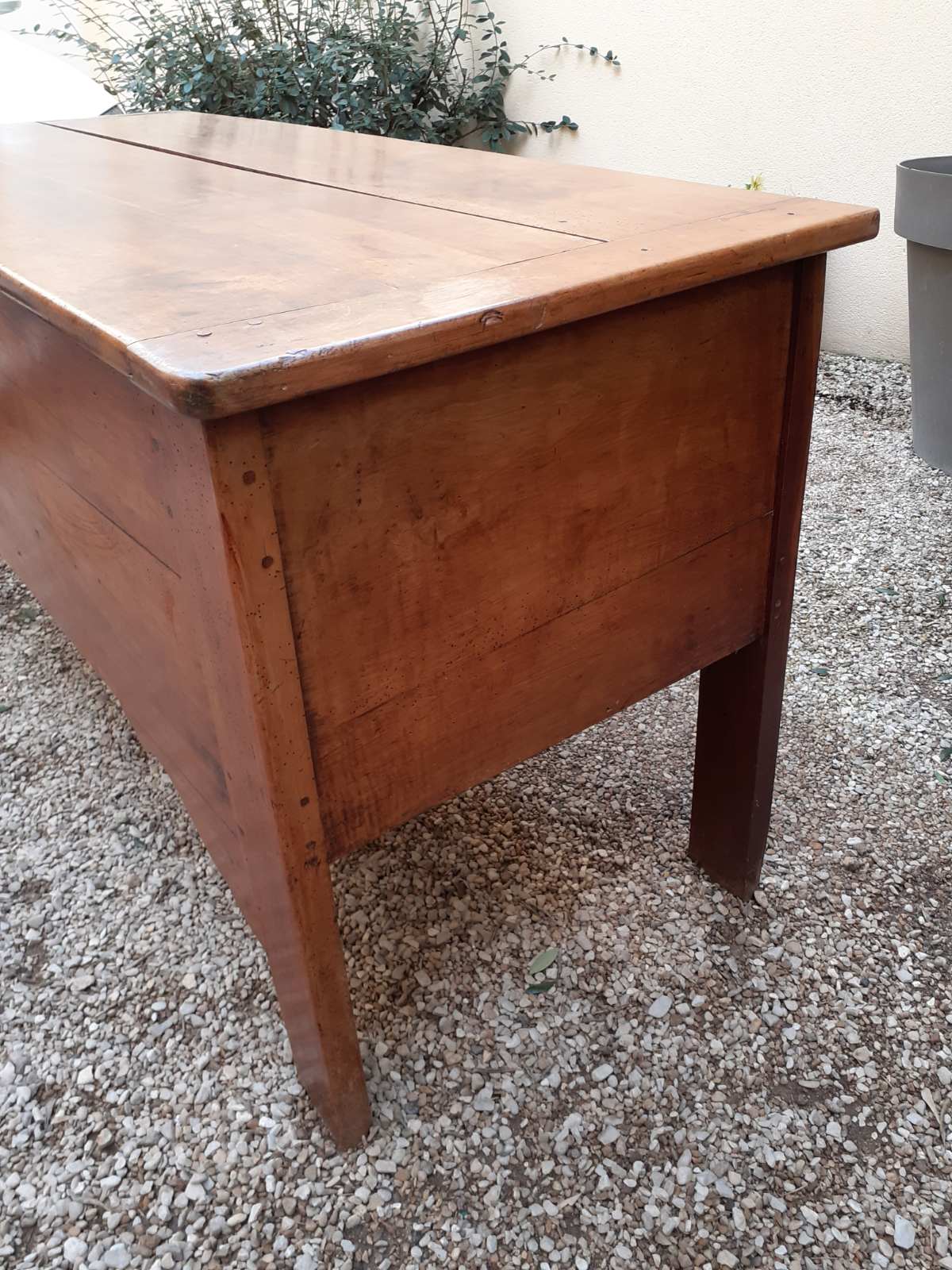 Maie walnut early 20th century