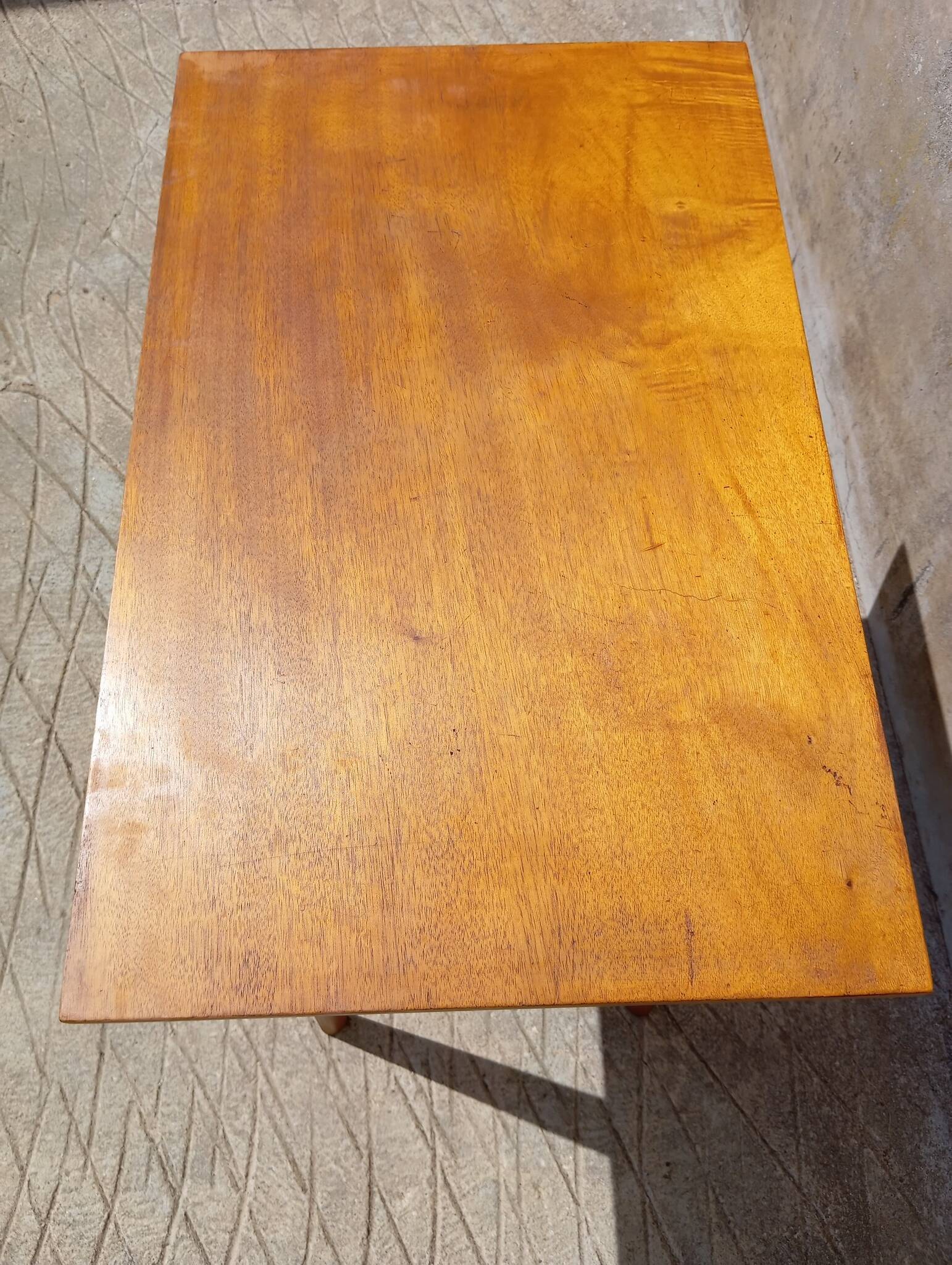 Scandinavian table