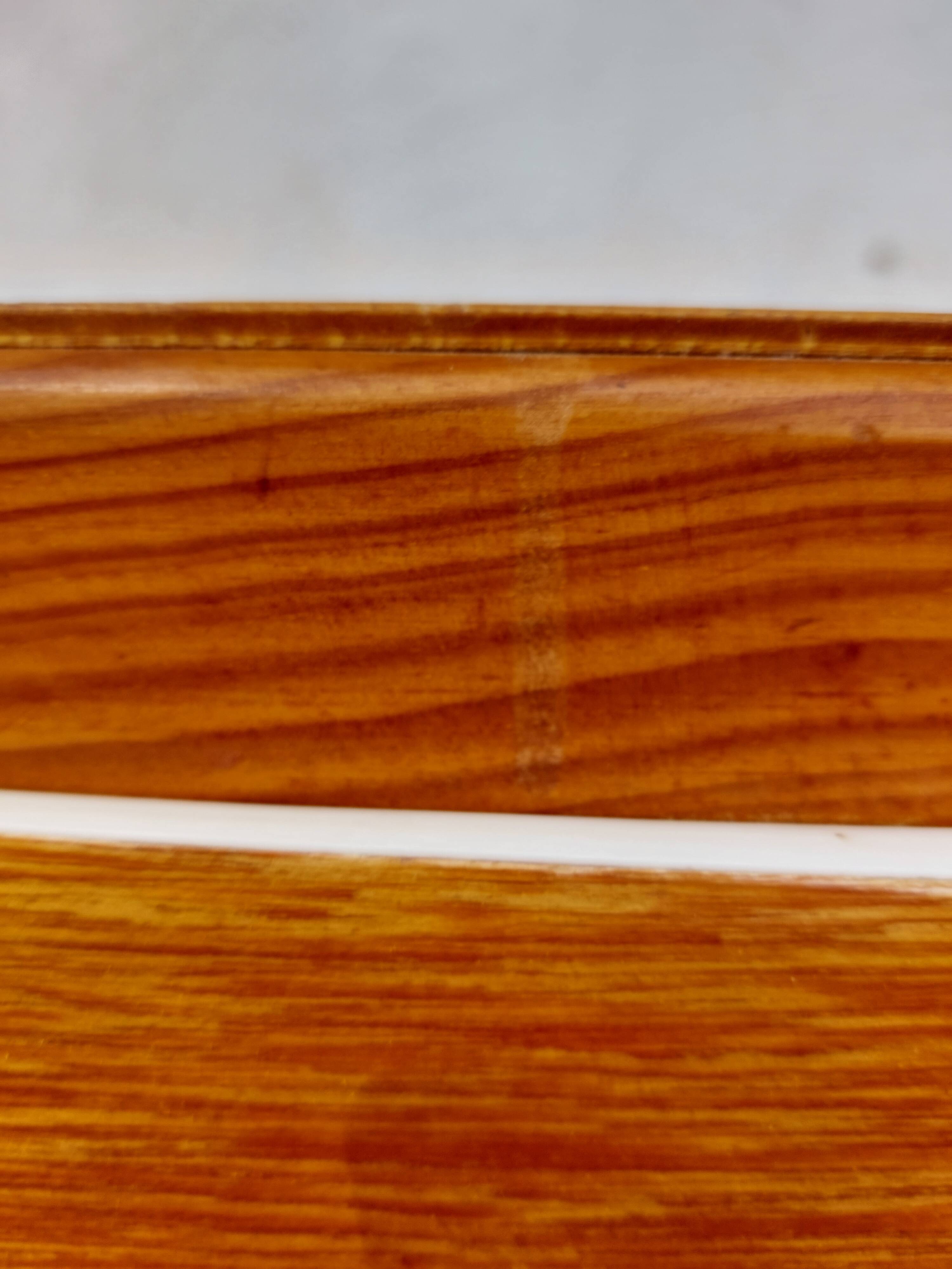 Commode vintage bois, galon blanc