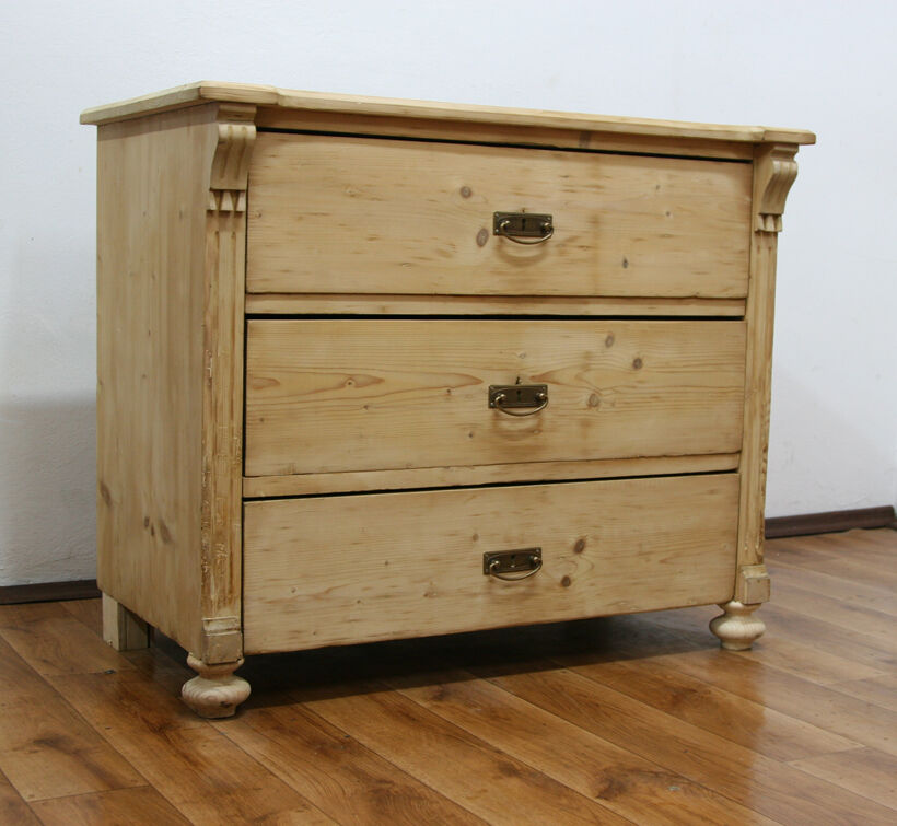 Polish classical Dresser