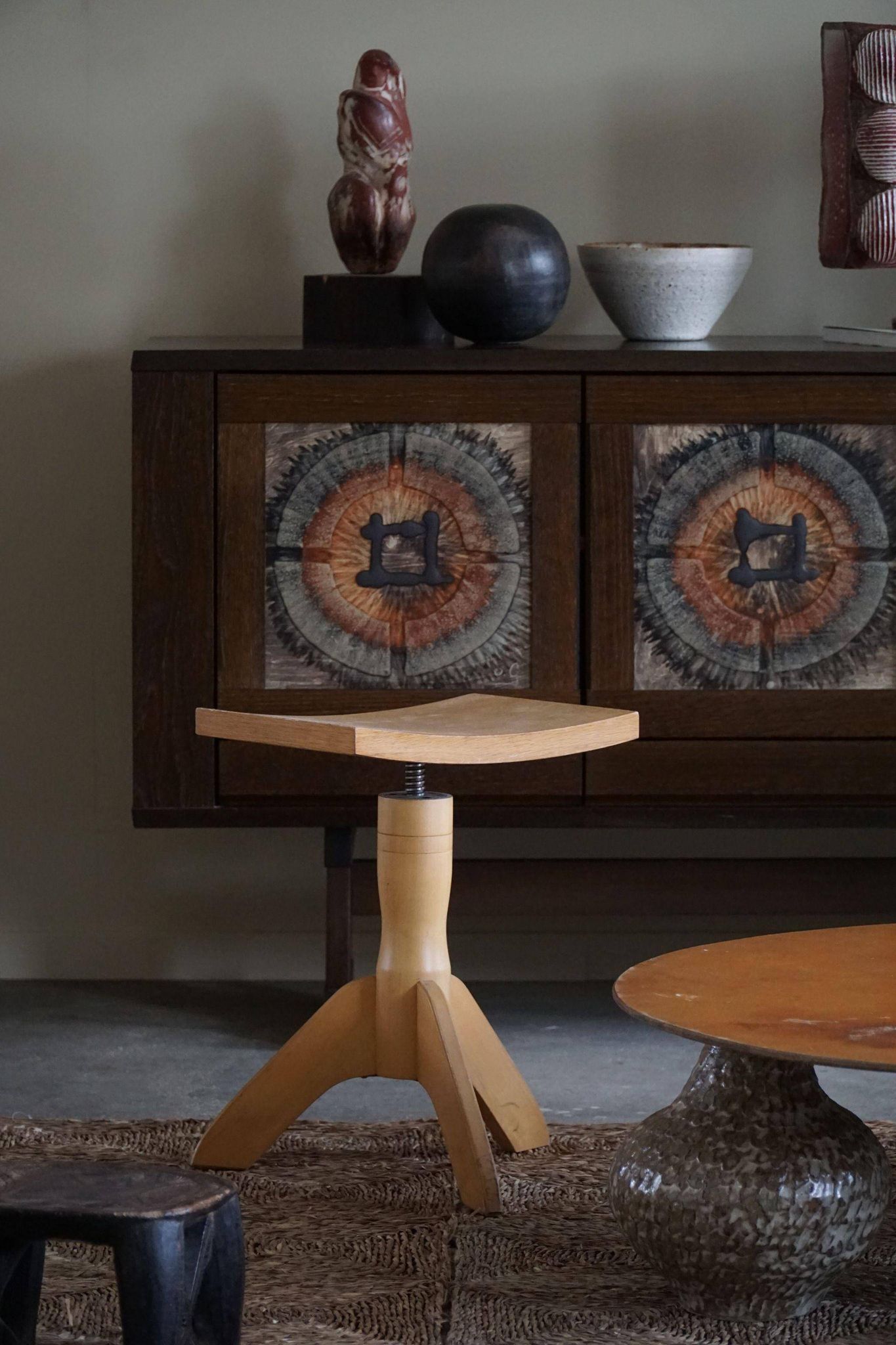 Tabouret trépied pivotant en orme, design danois du milieu du siècle, années 1970