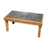 Table basse de style moderniste en bois massif et ardoise, années 70