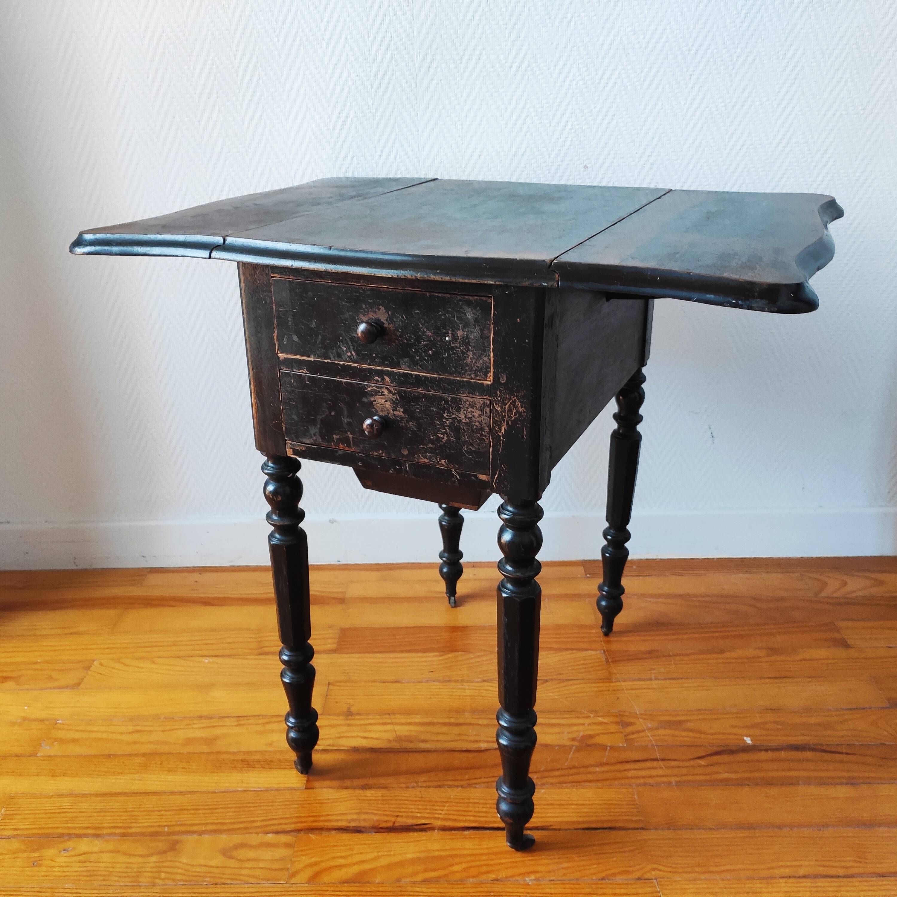 Table d’appoint ancienne à abattants style Napoleon III