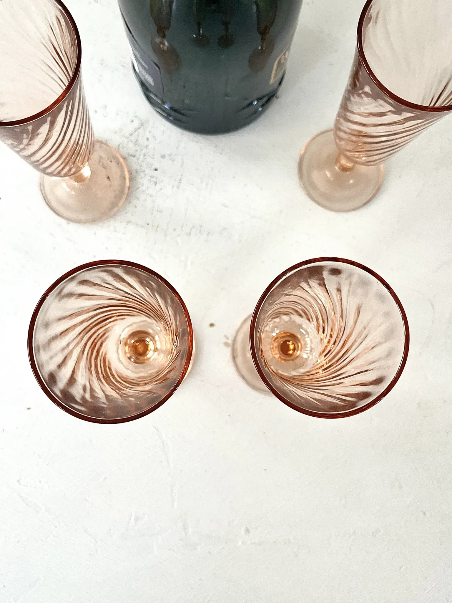 Champagne flutes set of 4, pink French swirl glass stemware