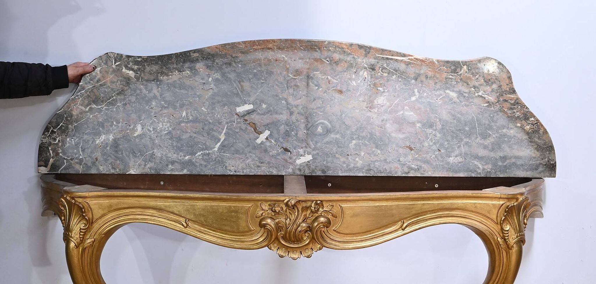 Important Wall Console in Gilded Wood, Louis XV style – Early 20th century