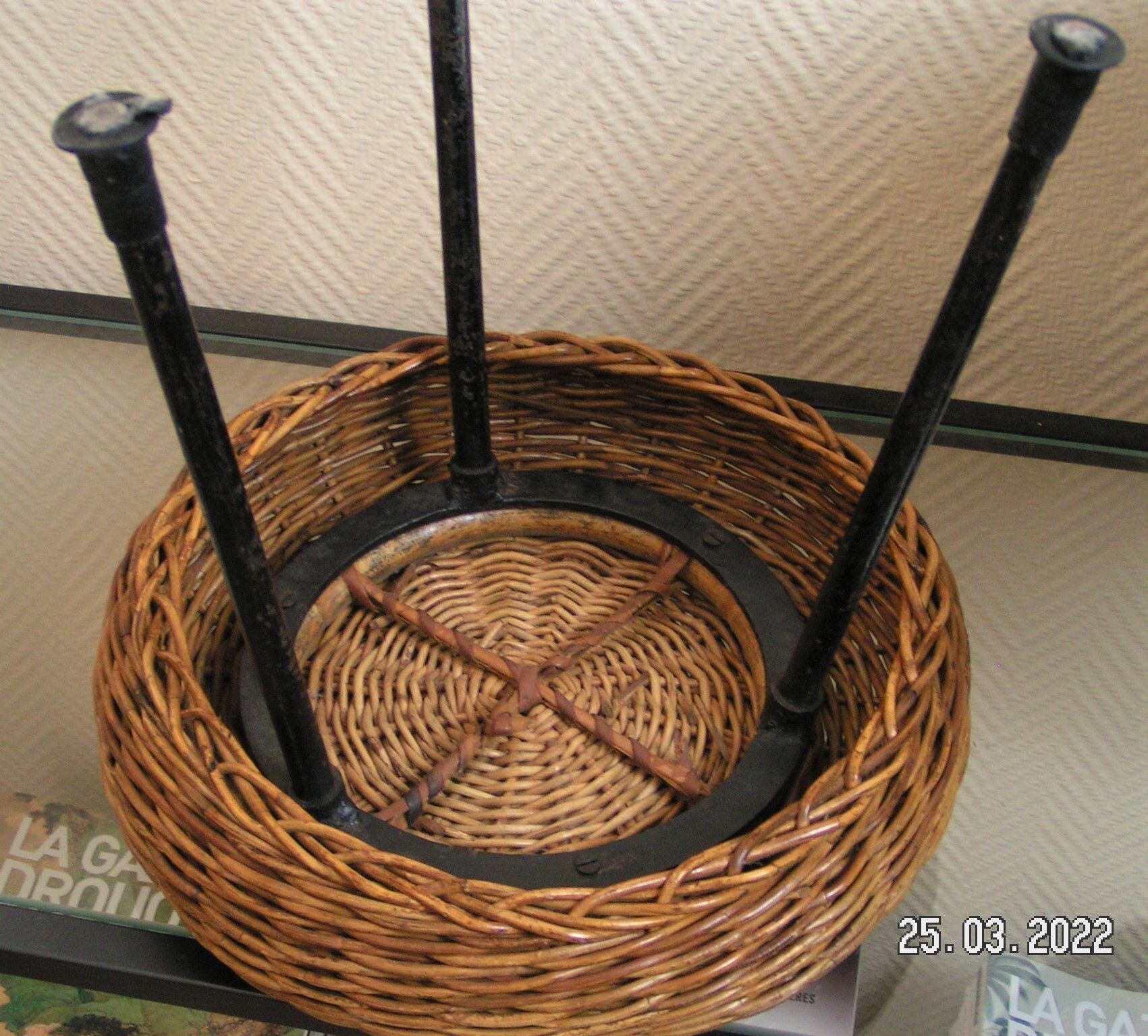 Tabouret bas en rotin