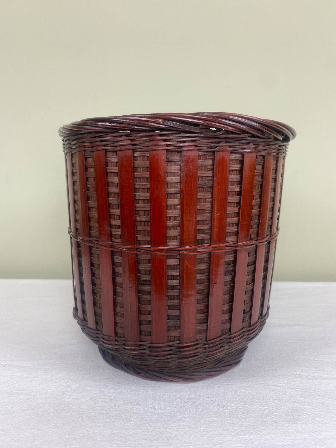 Wicker flowerpot