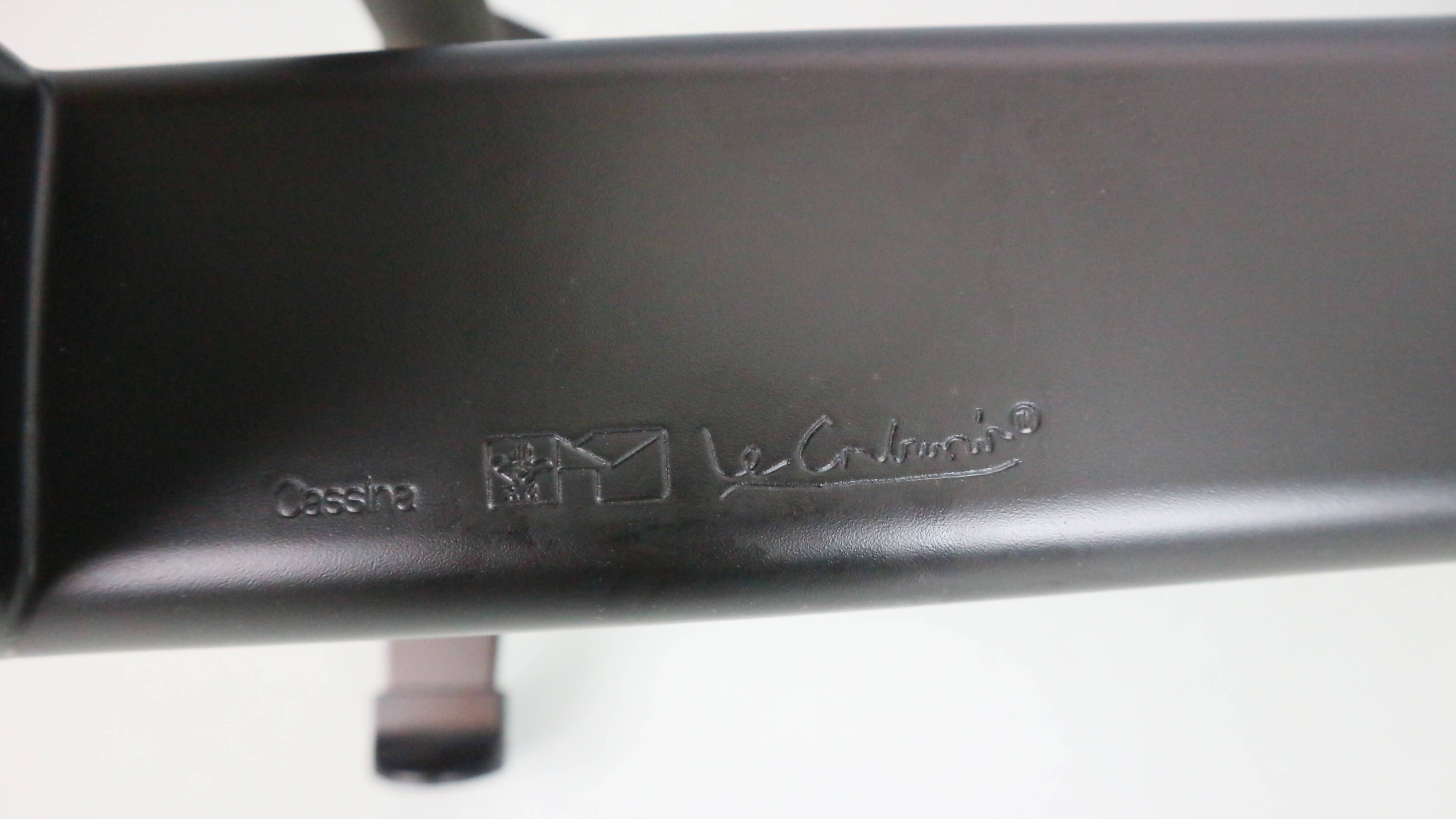 Chaise longue LC4 en cuir noir par Le Corbusier pour Cassina, années 1980