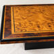 Table basse vintage en loupe d’orme et noyer, laque noire – années 70