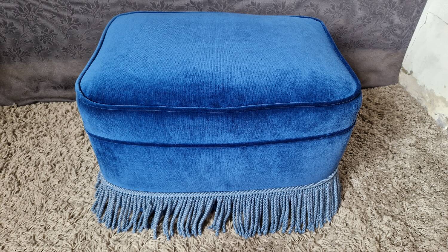 Vintage blue pouf