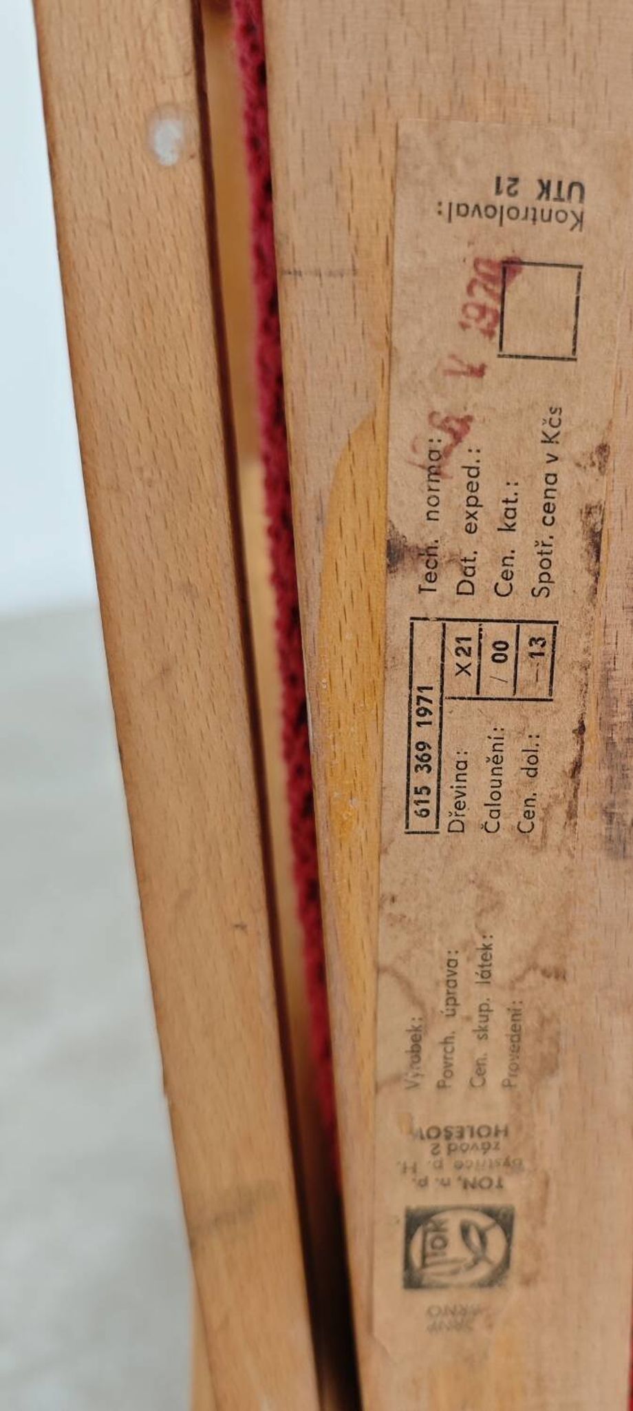 Paire de fauteuils Boomerang  rouge Antonin Suman pour Ton Bystrice Thonet