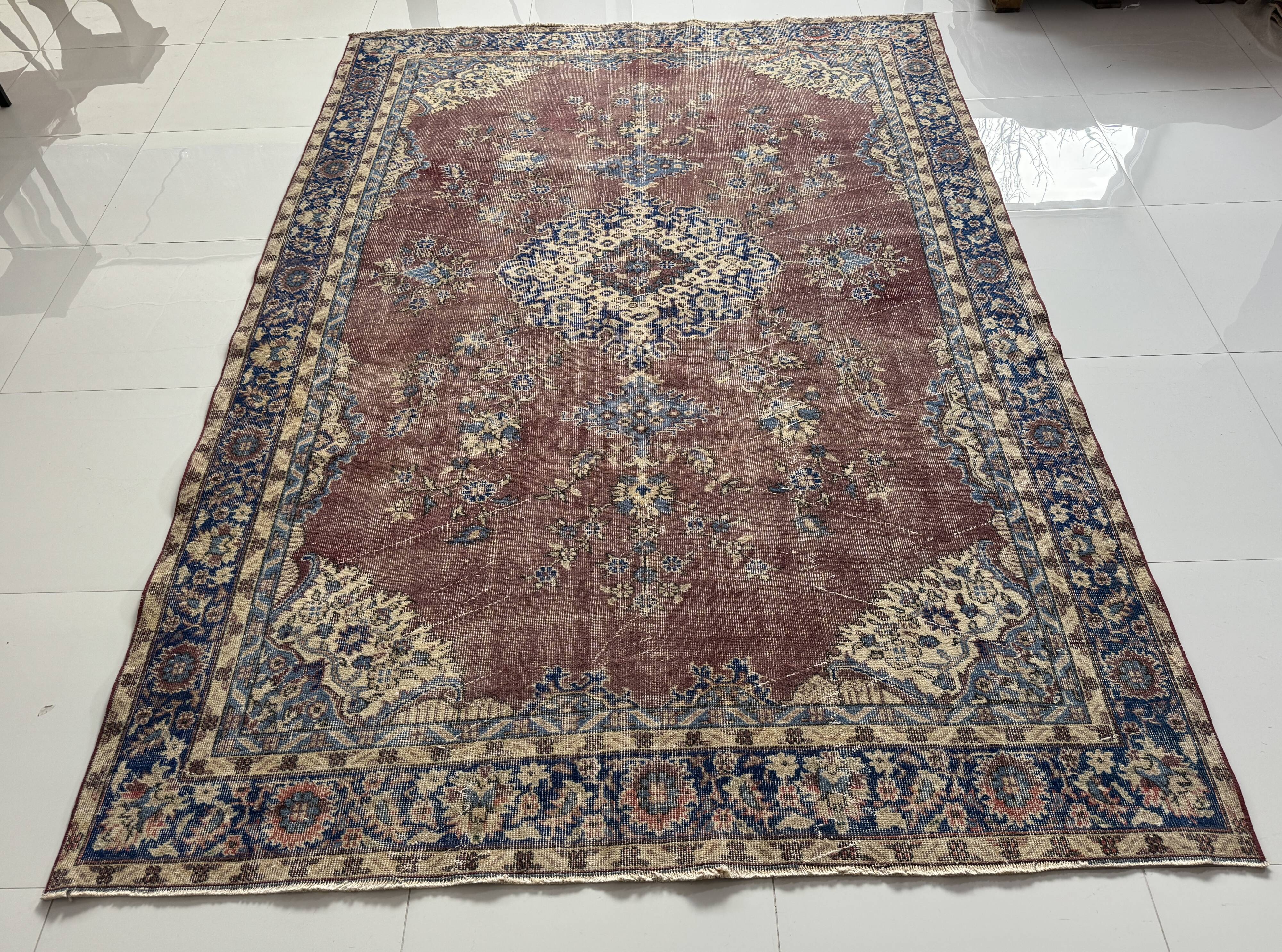 Tapis oriental vintage 205x300 cm, laine nouée à la main, tons rouge bleu beige, tapis turc