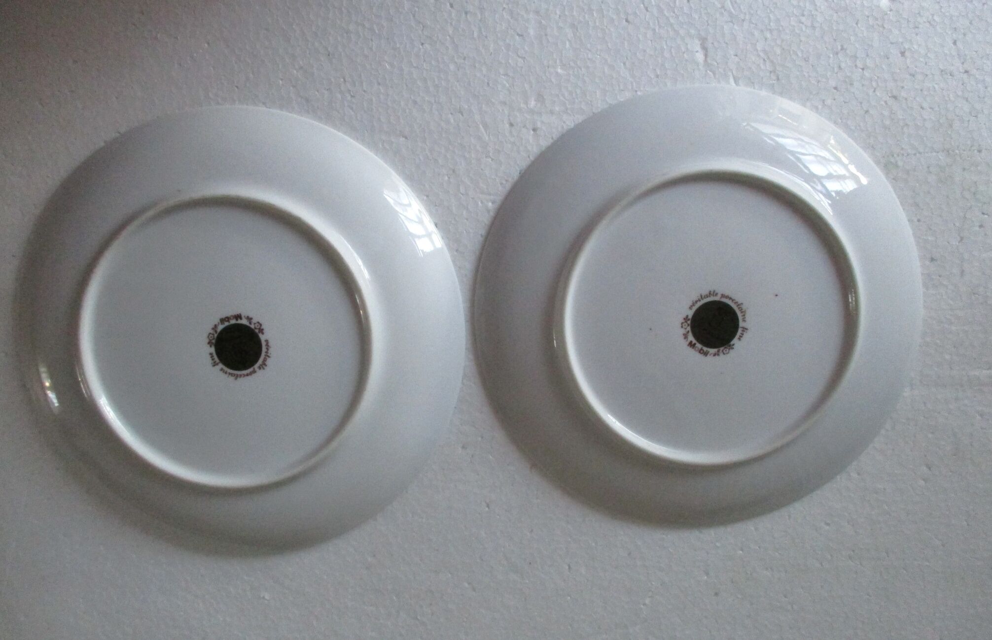 Fine porcelain dessert plates from Bavaria -botaniqu