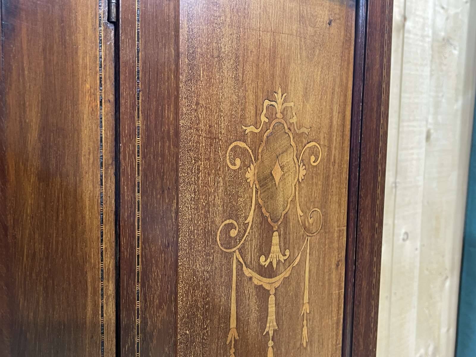 Early 20th century English wardrobe in mahogany