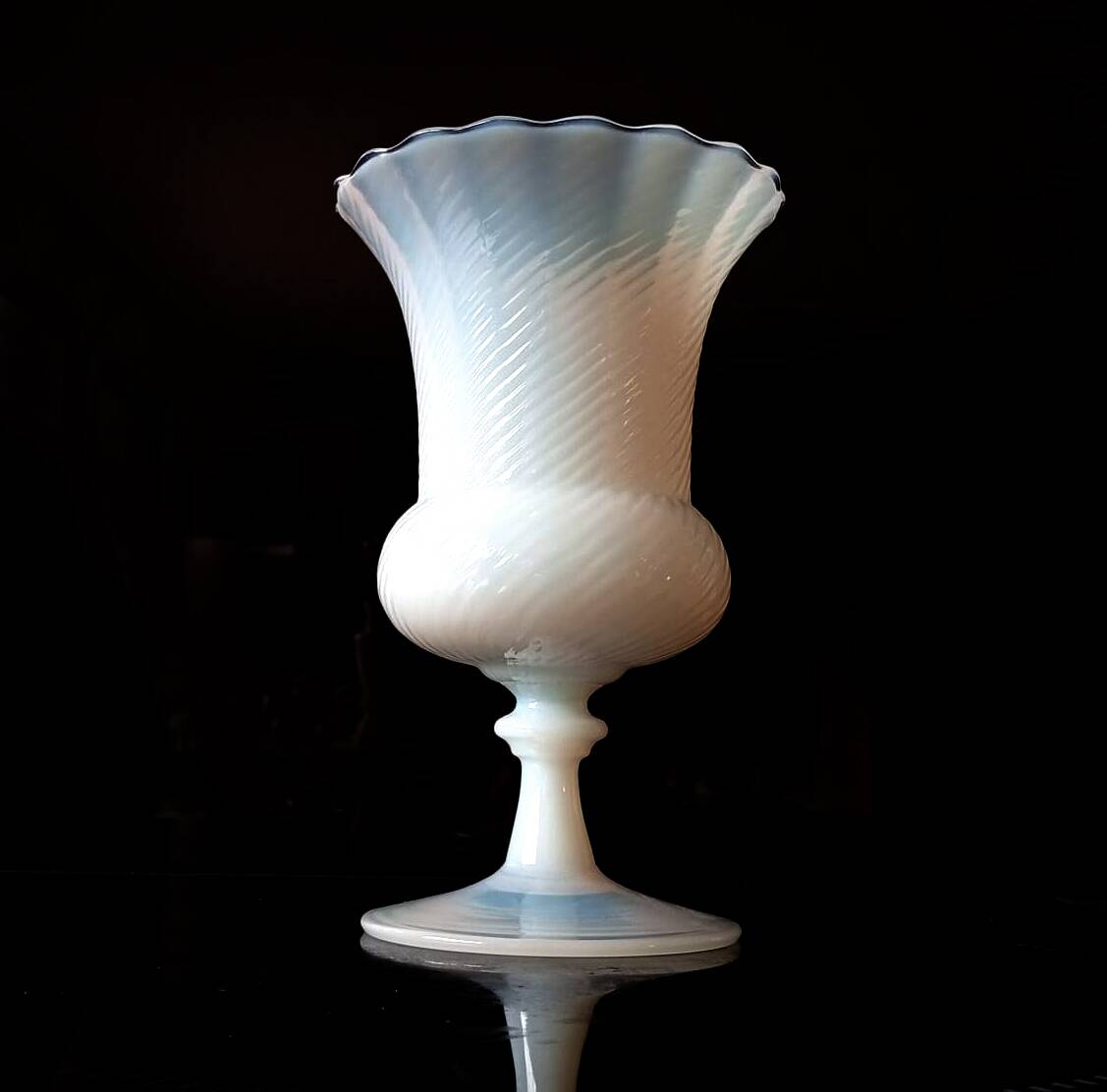 Striped white opaline vase coupe