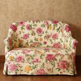 Canapé crapaud ancien rénové – tissu schintz aux pivoines et chinoiseries