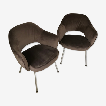 Pair of Conference chairs by Eero Saarinen