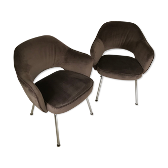 Pair of Conference chairs by Eero Saarinen