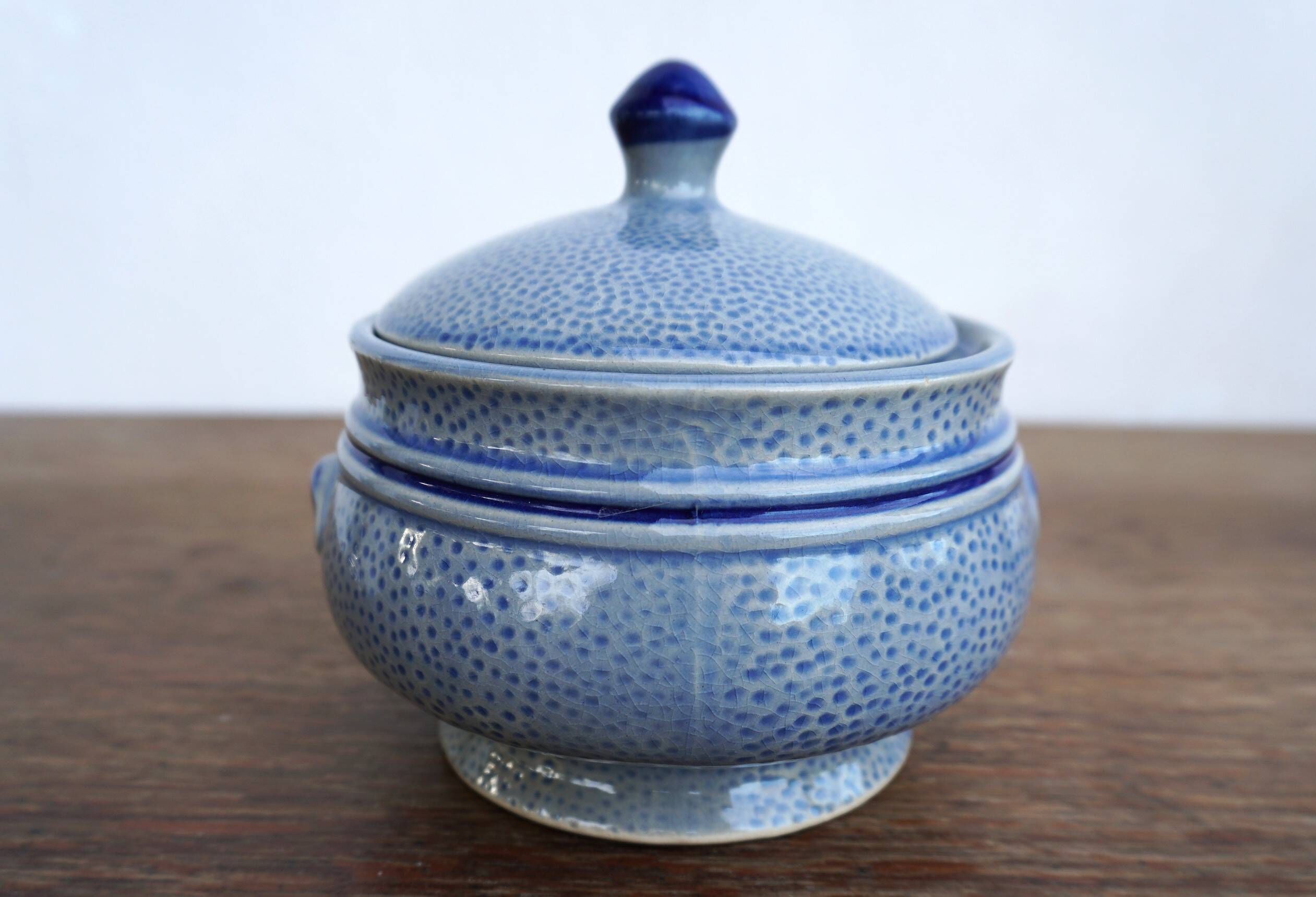 Alsace sandstone pot candy box