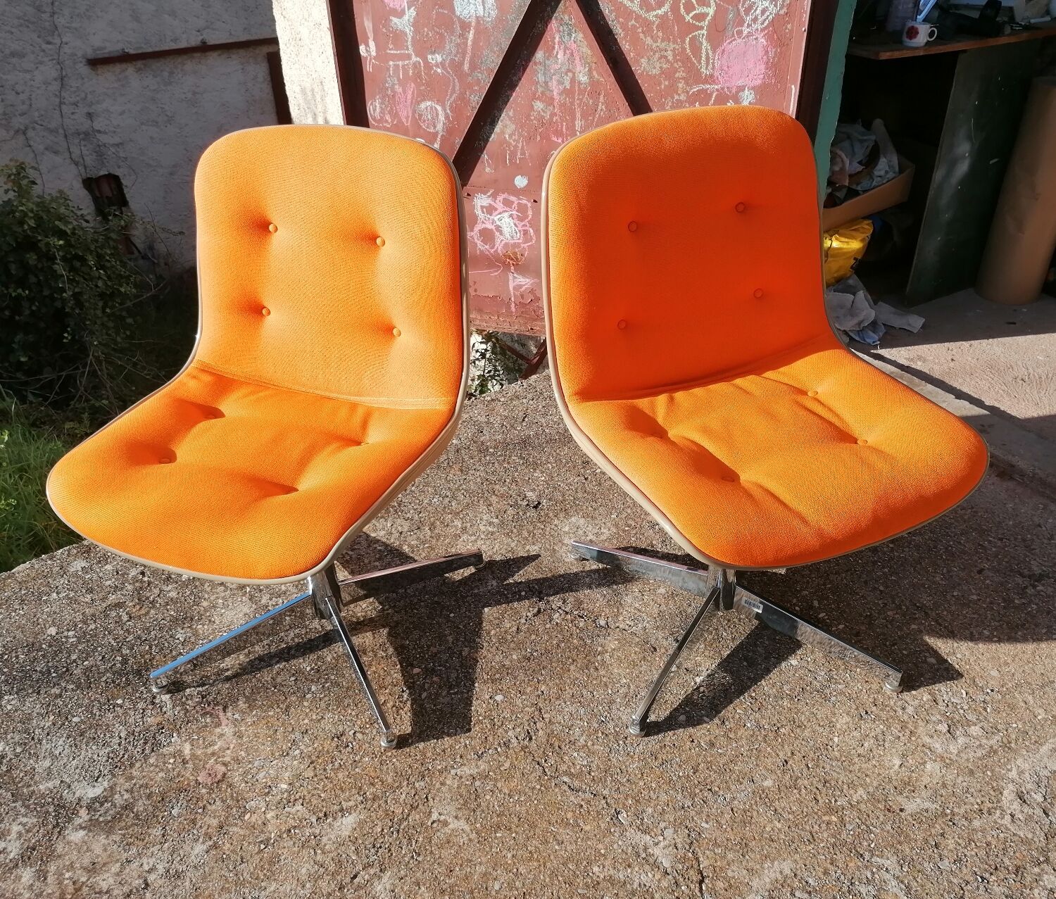 Set of 4 vintage Steelcase Strafor office chairs by Randall Buck.