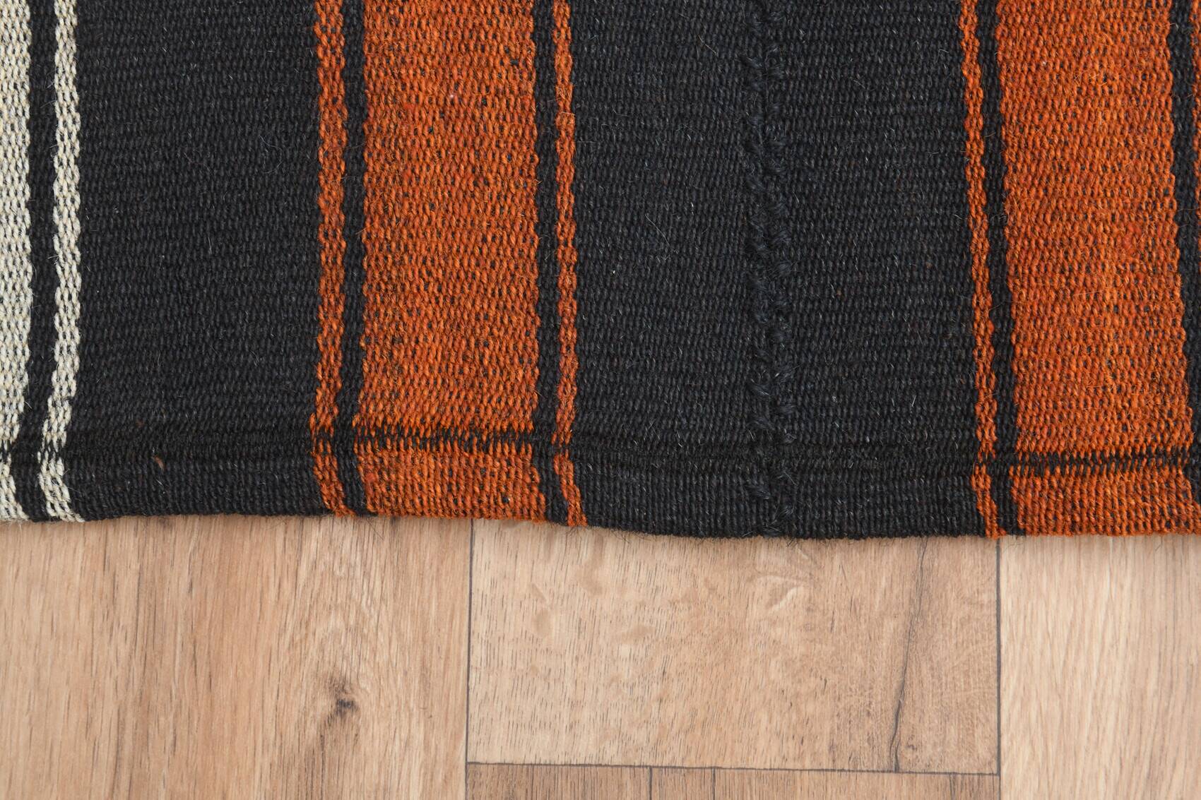 Flat striped rug 91 x 213 cm
