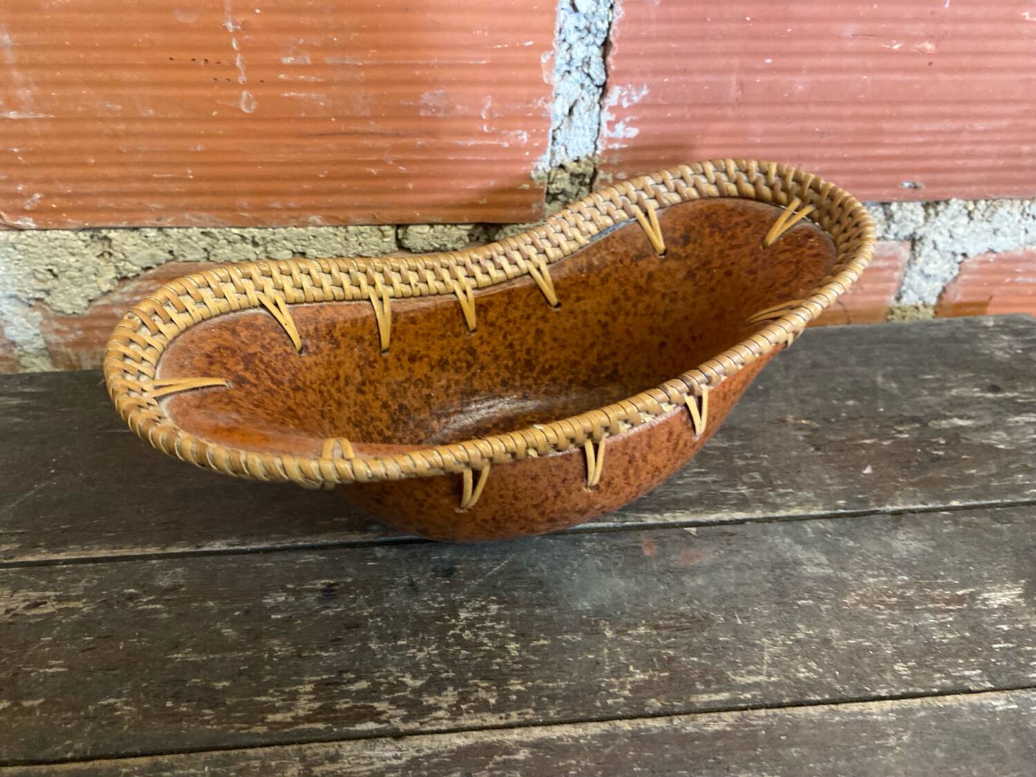 Old Brown Speckled Terracotta Pocket Video + Vintage Rattan Border