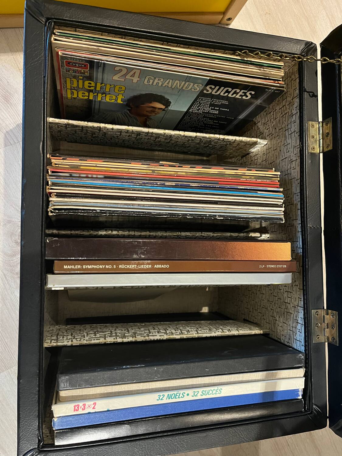 Vinyl storage chest pouf 1970