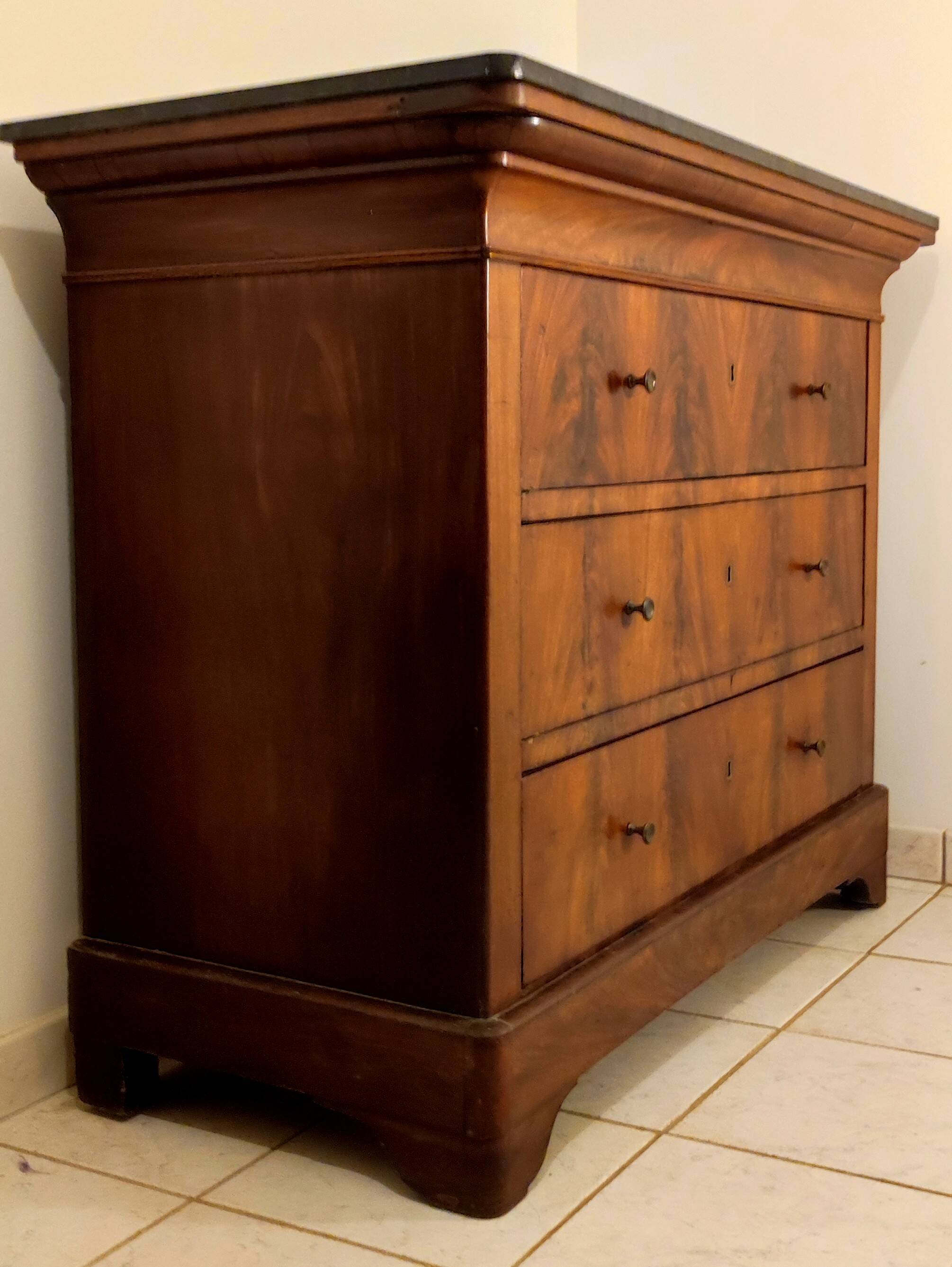 Commode Louis Philippe marbre noir