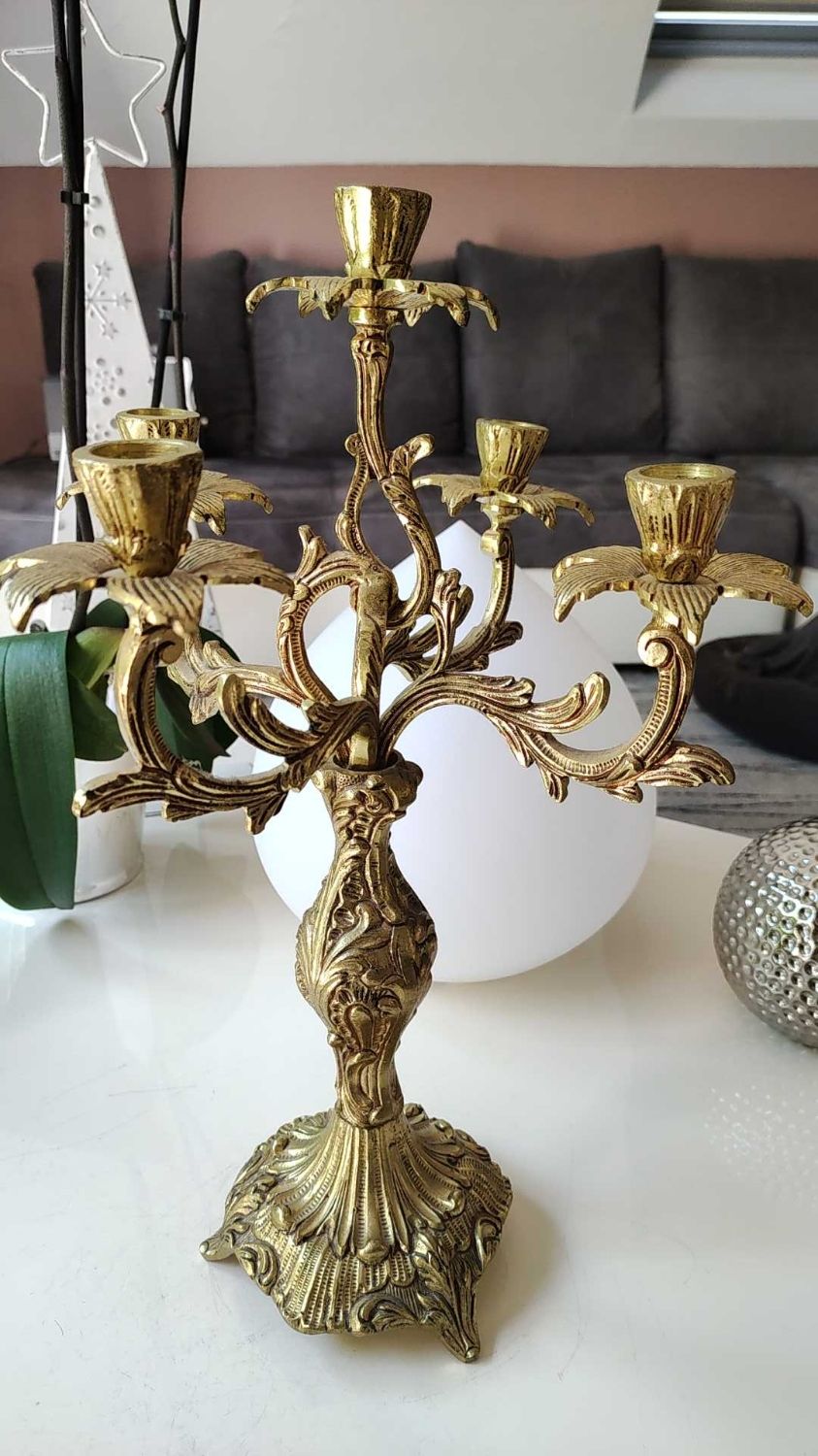 Old chandelier with 5 branches, decorated with Rinceaux, Louis XV / Rocaille style. In gilded bronze