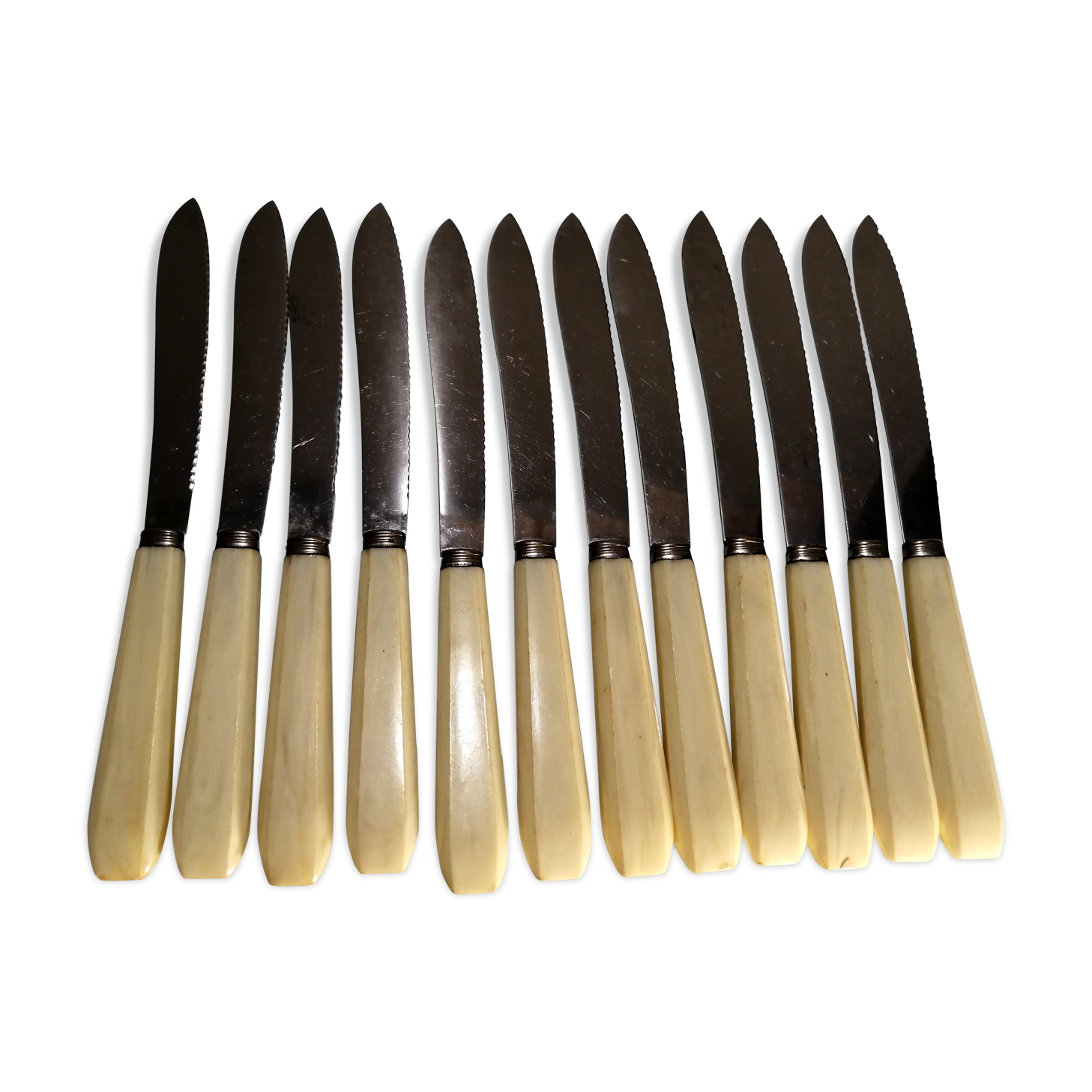 Set of 12 knives 50/60 Bakelite handle