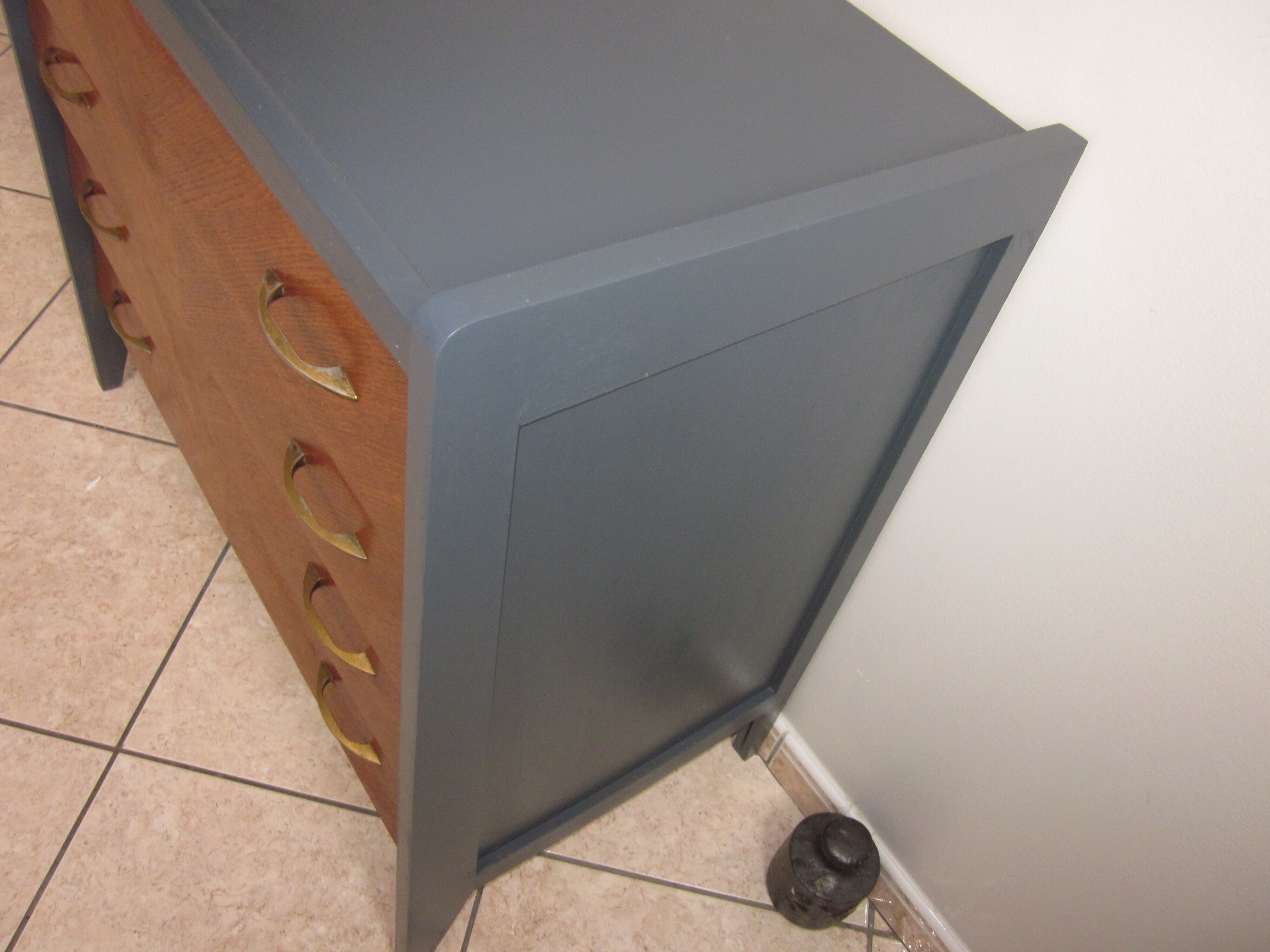 Vintage chest of drawers