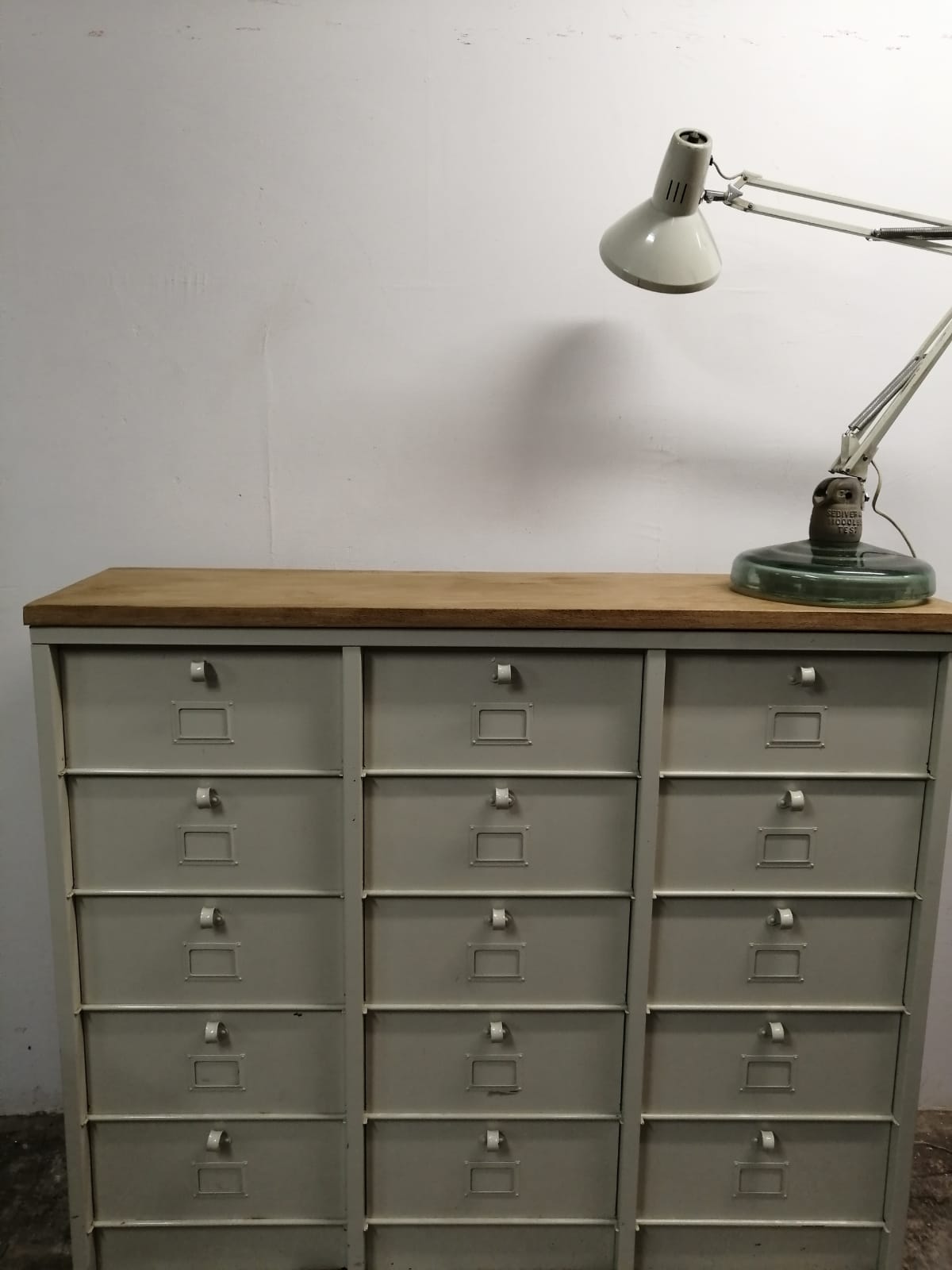 Strafor furniture with valves
