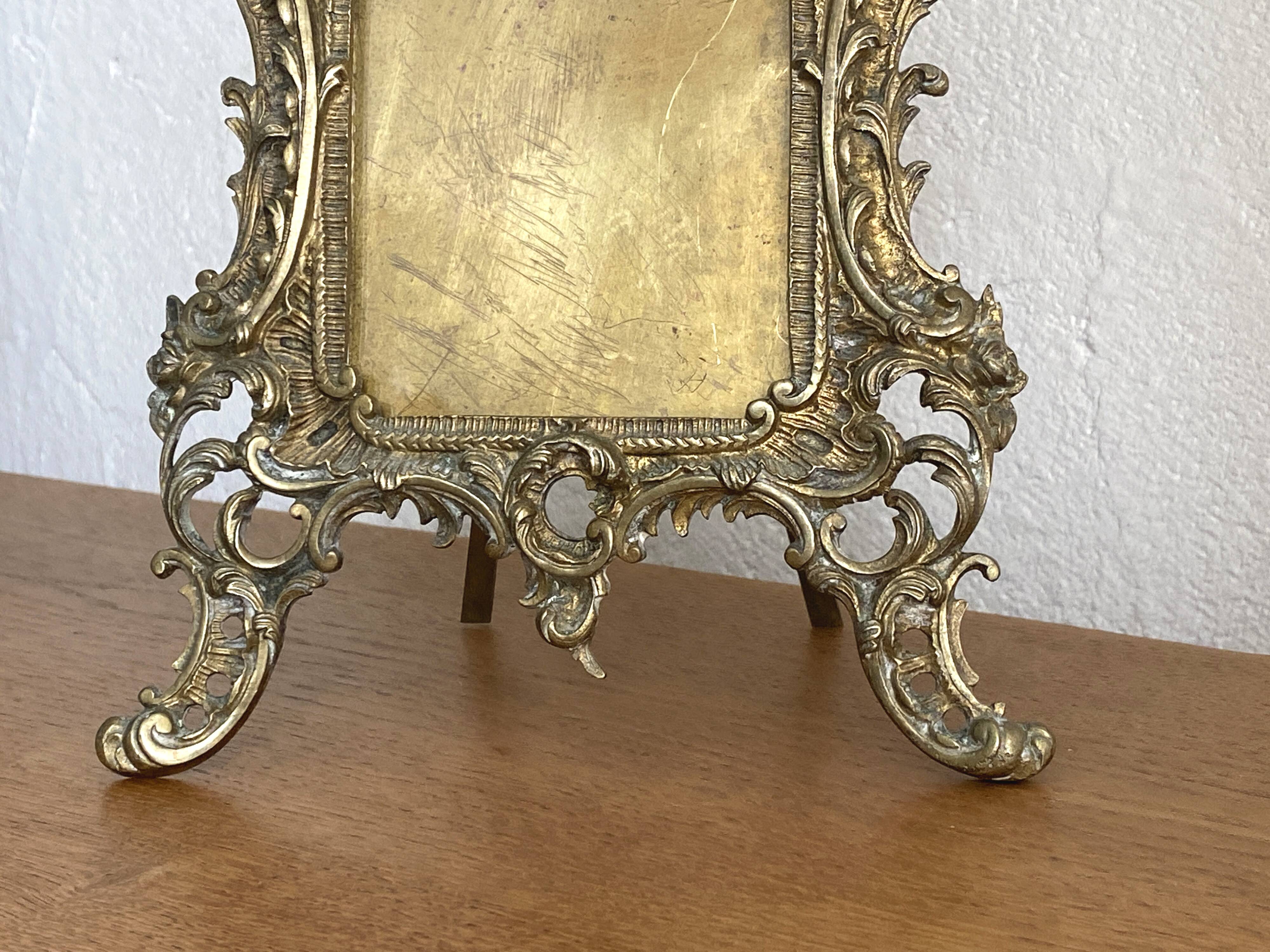 Large rocaille photo frame in gilded bronze Louis XV style with foliage - 19th century