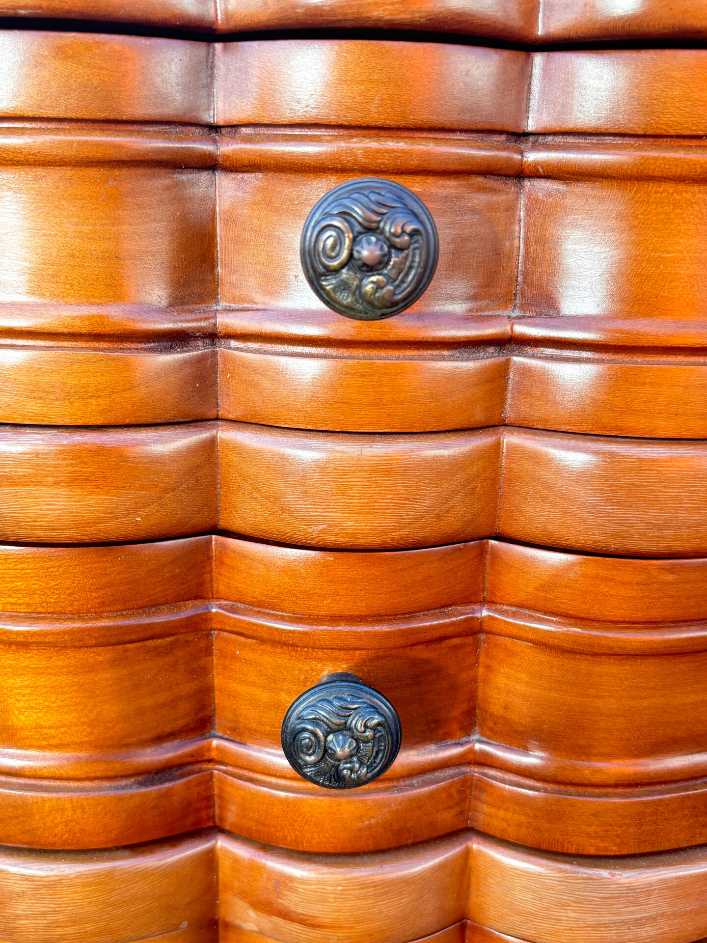 Vintage 1970s bedside table in carved wood – Louis XV style