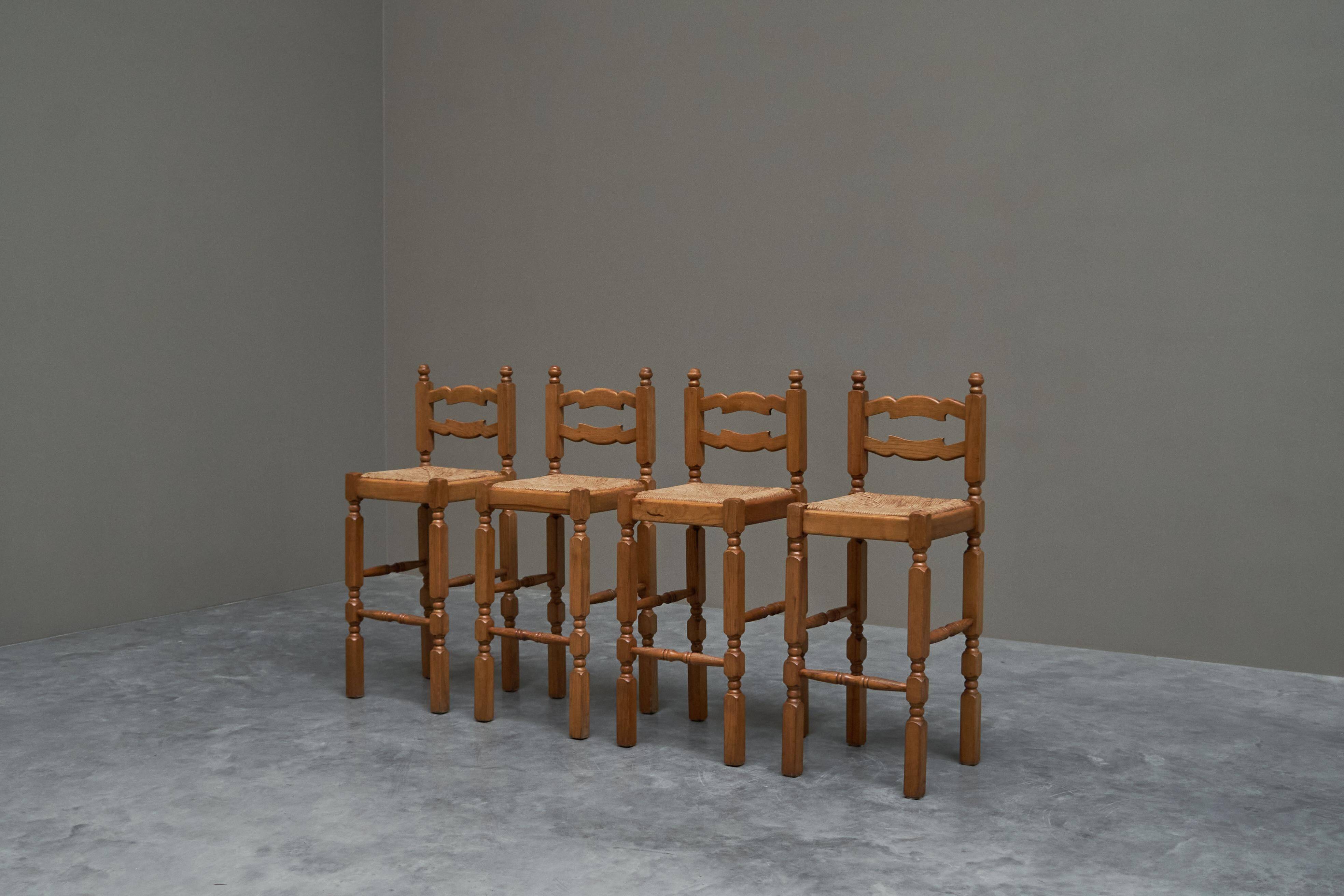 Set of 4 Razorblade bar stools in solid oak, 1960s.