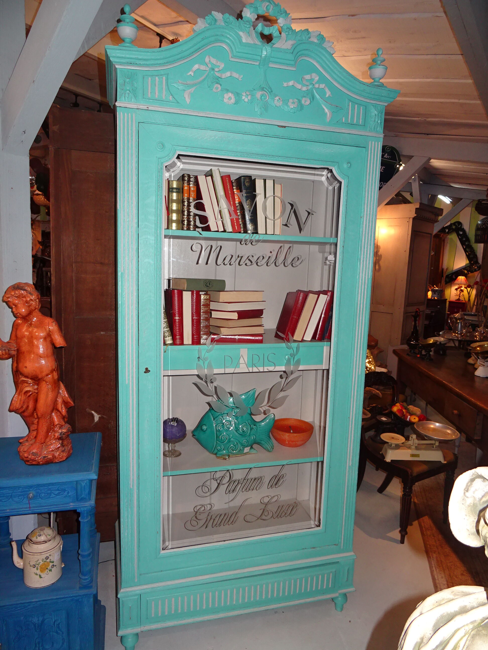 Vitrine  savon de Marseille