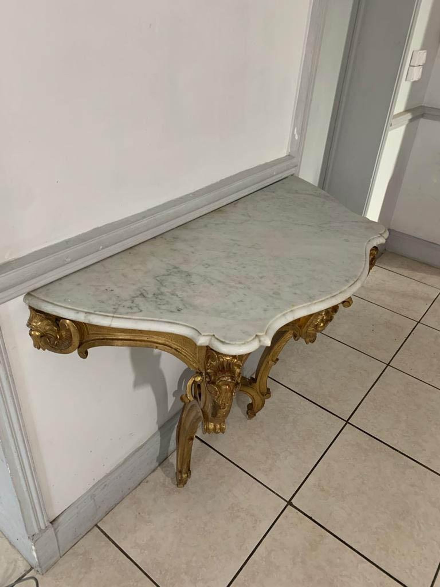 Console style louis xv, bois dorée et marbre, xixème siècle