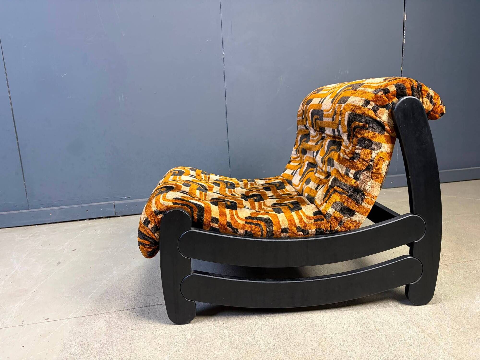 Seventies brutalist lounge chair, 1970s