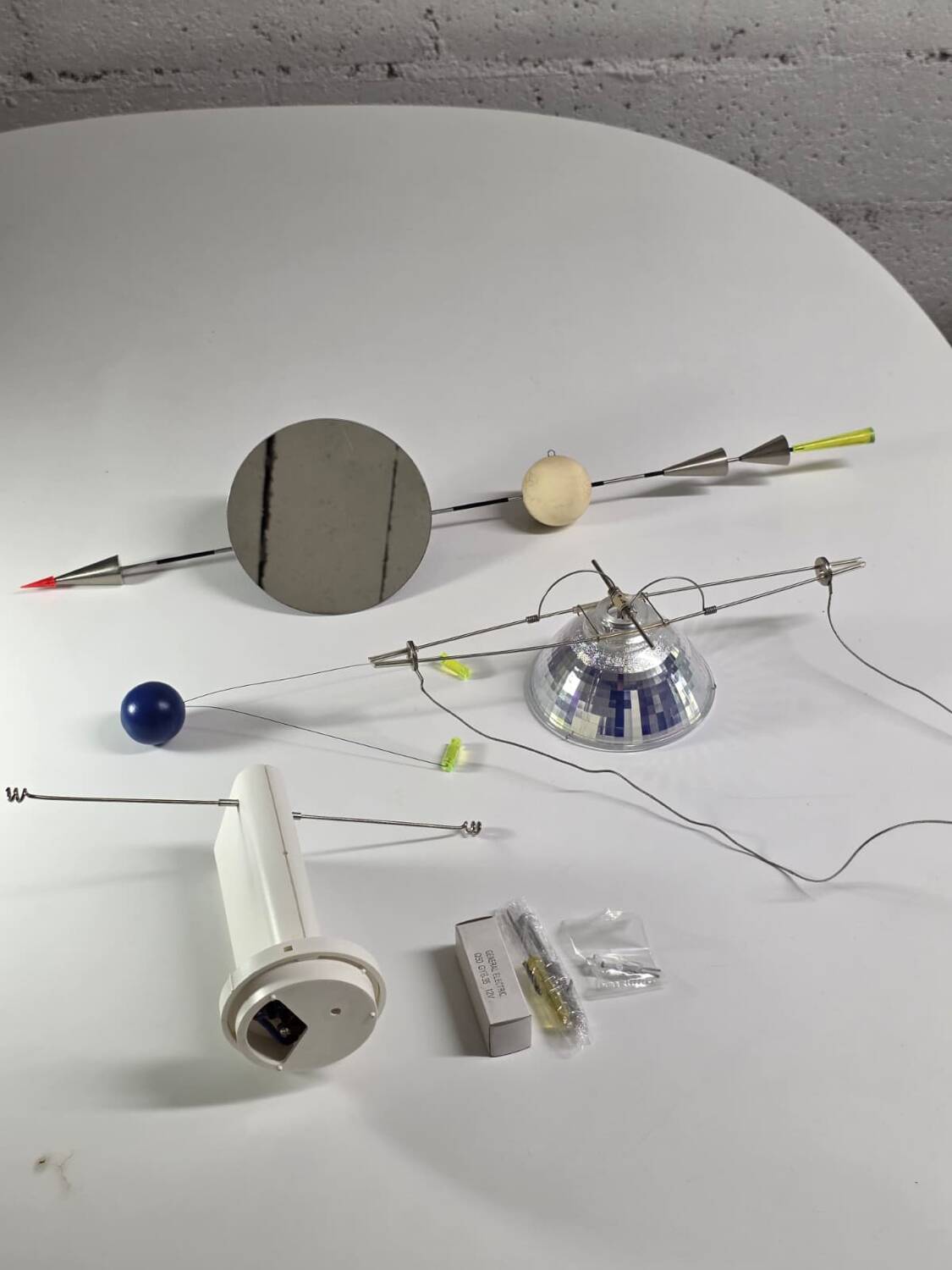 Suspension Llo Llu – Ingo Maurer – Poetic light design