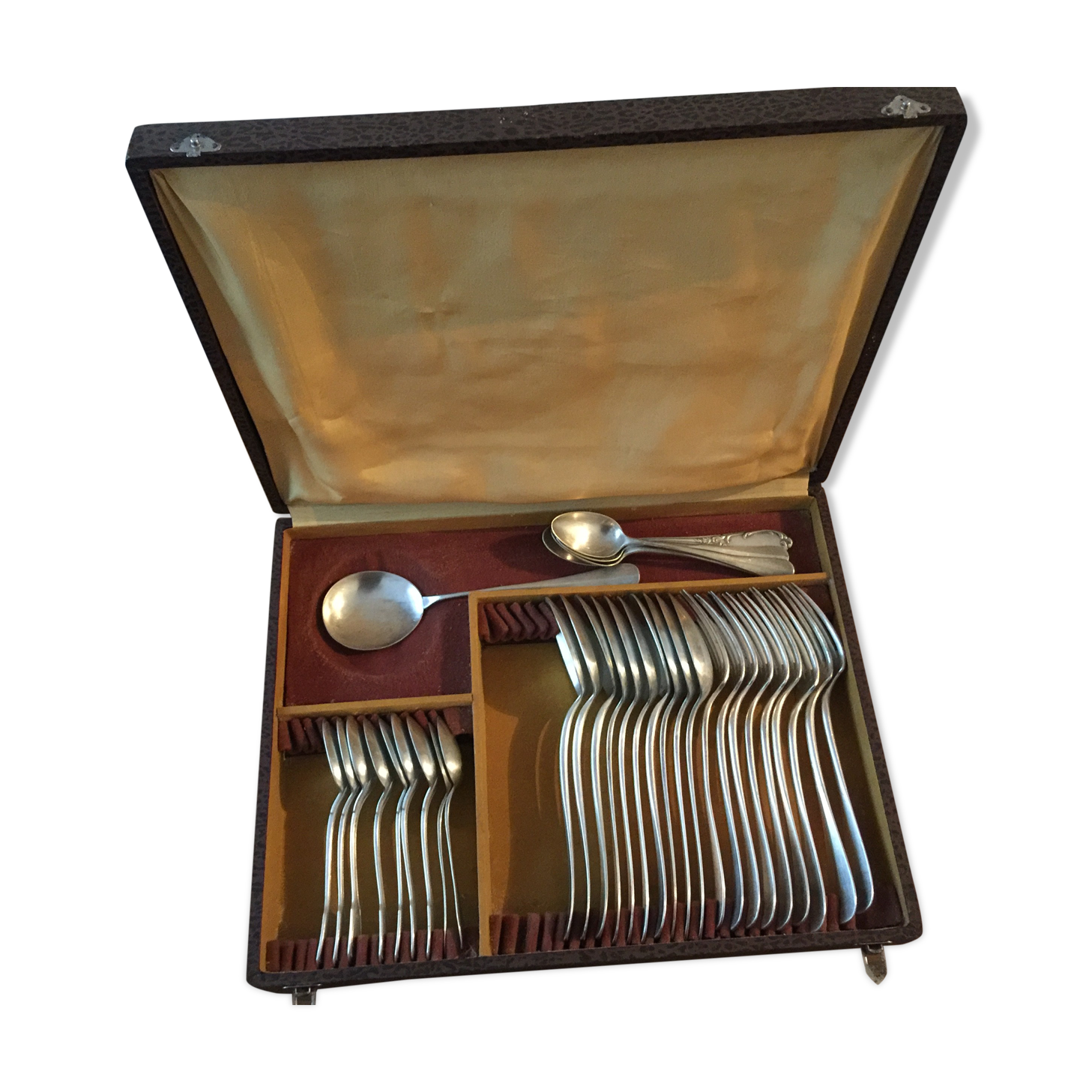 Silver metal cutlery