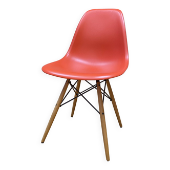 Chaise Vitra Eames Rouge