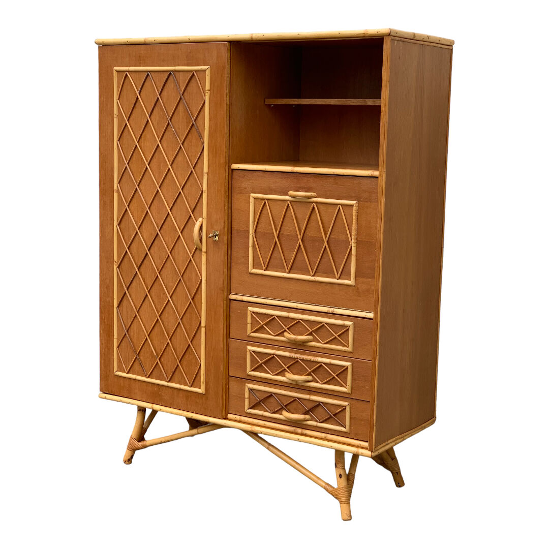 Rattan wardrobe with tapered legs from the 1960s.