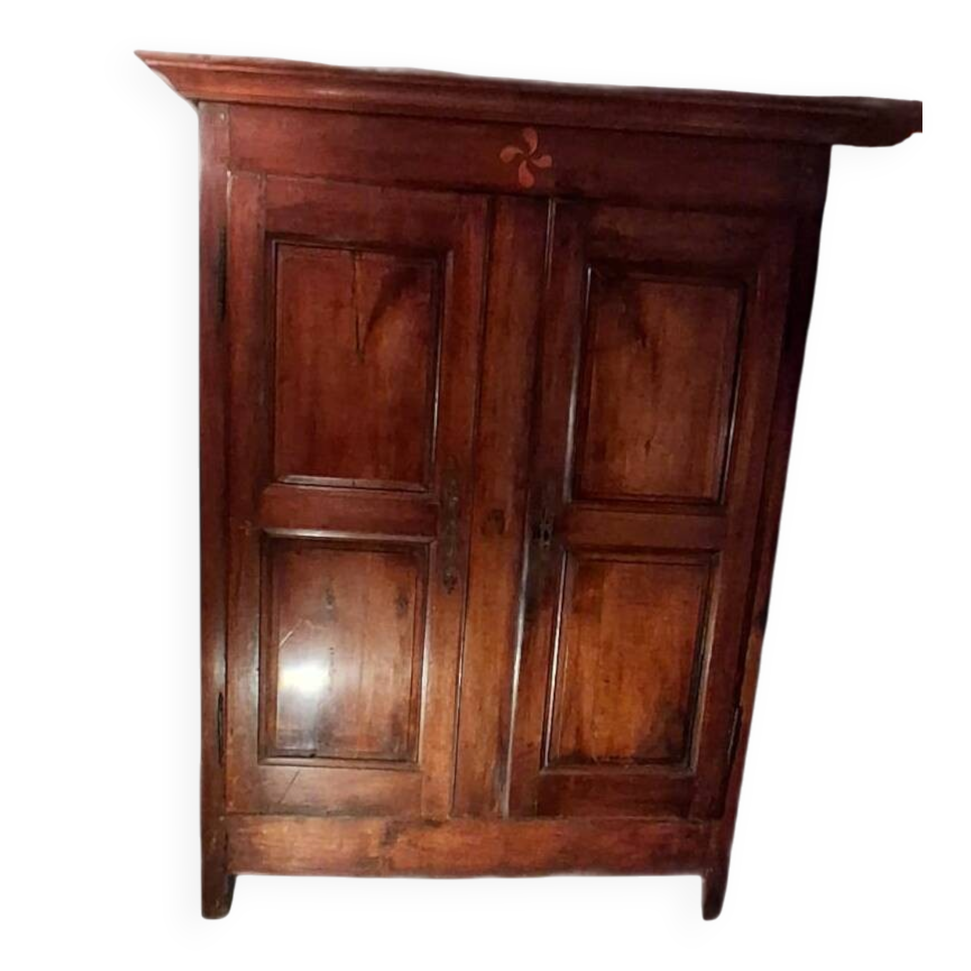 18th-century Malouine wardrobe, in walnut.