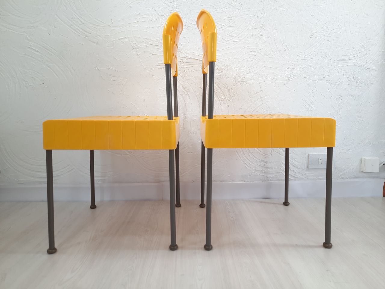 Pair of Box chairs, design Enzo Mari for Anonima Castelli
