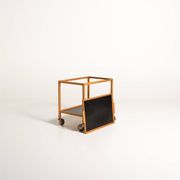 Chariot de service scandinave avec plateau amovible