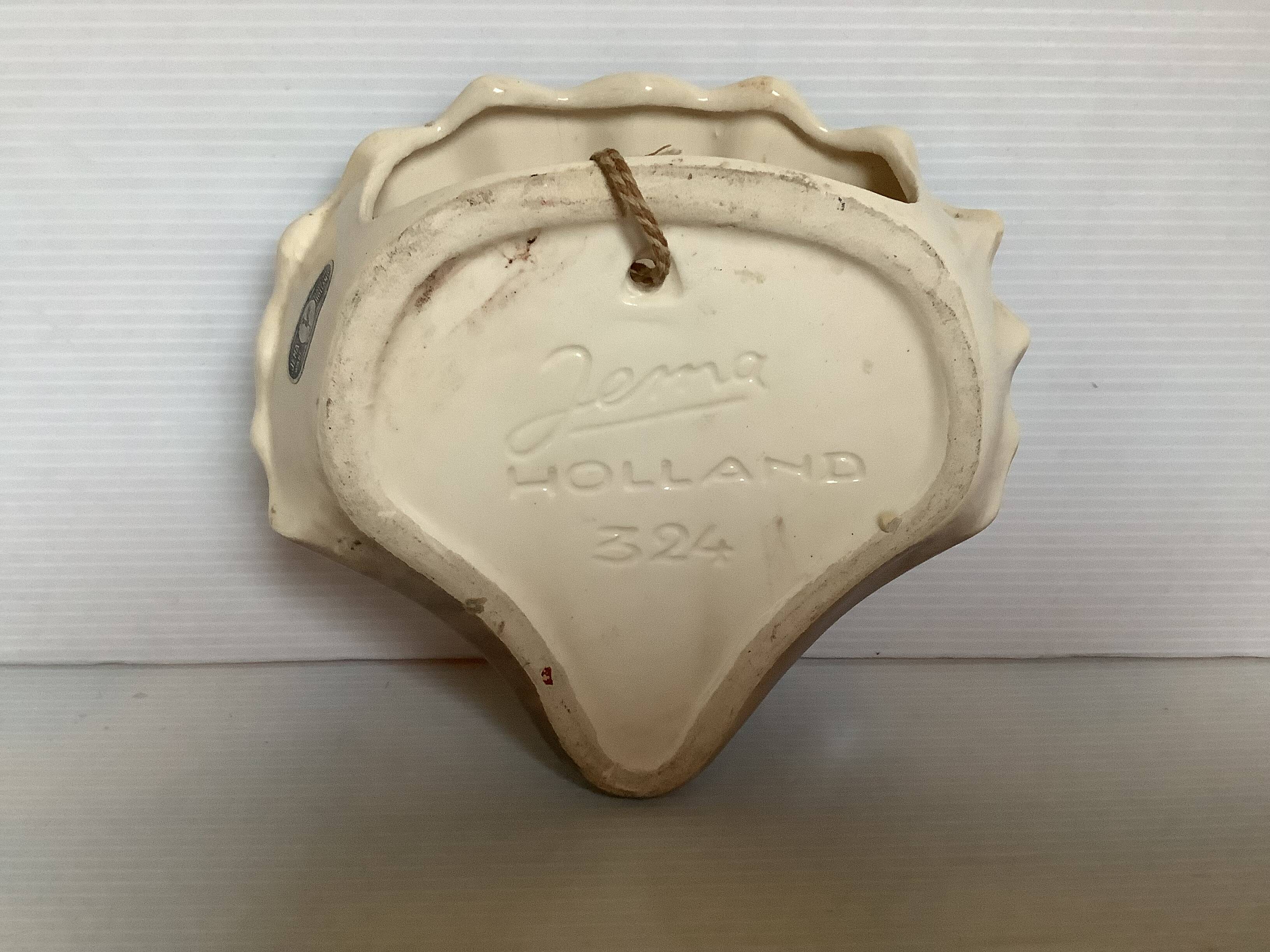 Scallop shell flower vase