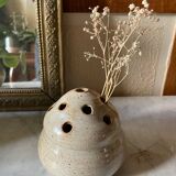 For vintage sandstone flower