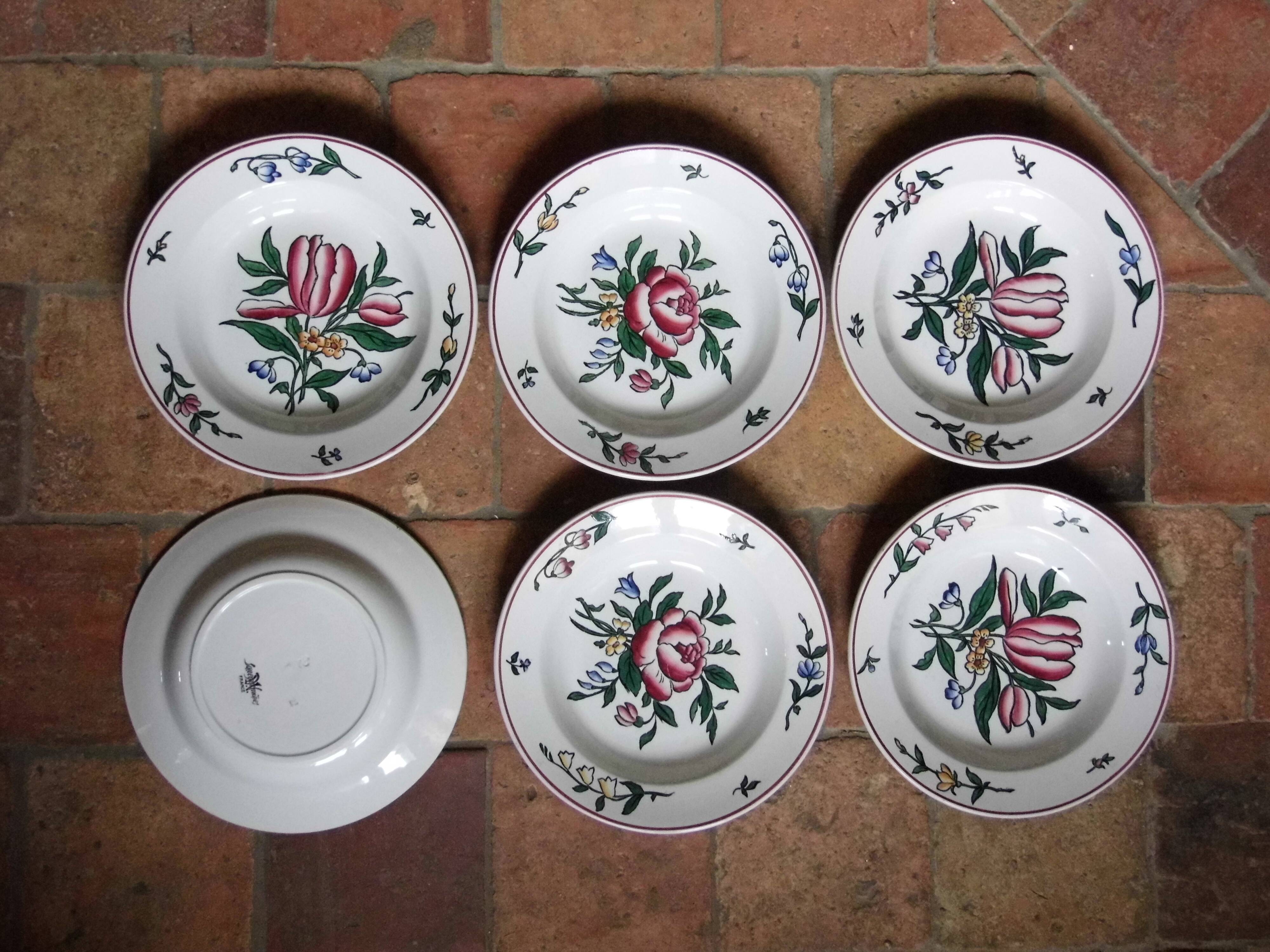 6 HOLLOW PLATES in Sarreguemines earthenware, early XX th century